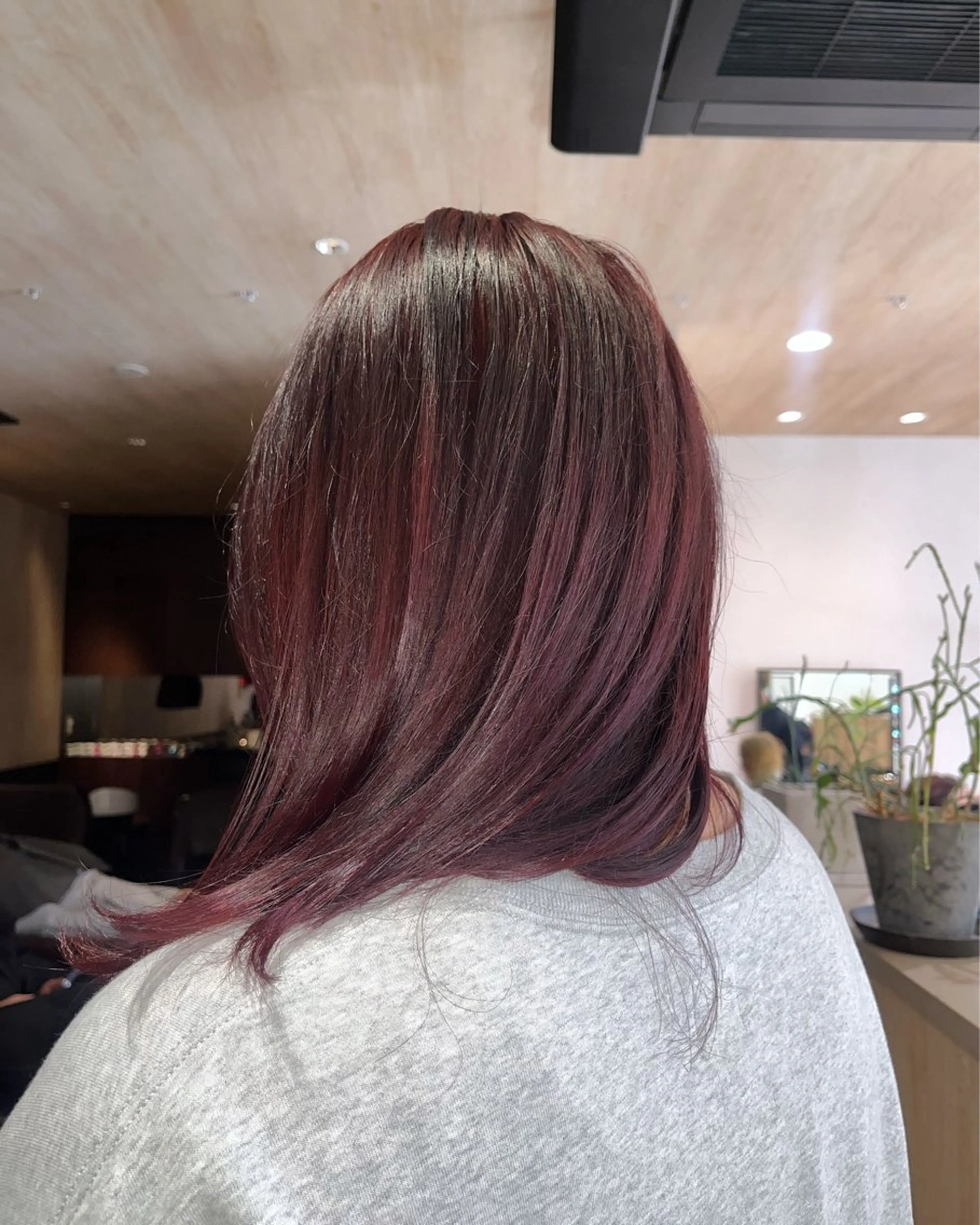 ミディアム カラー ブリーチ ケアブリーチ デザインカラー ハイトーンカラー レッドカラー 産休中です 艶カラー♡オカのヘアスタイル