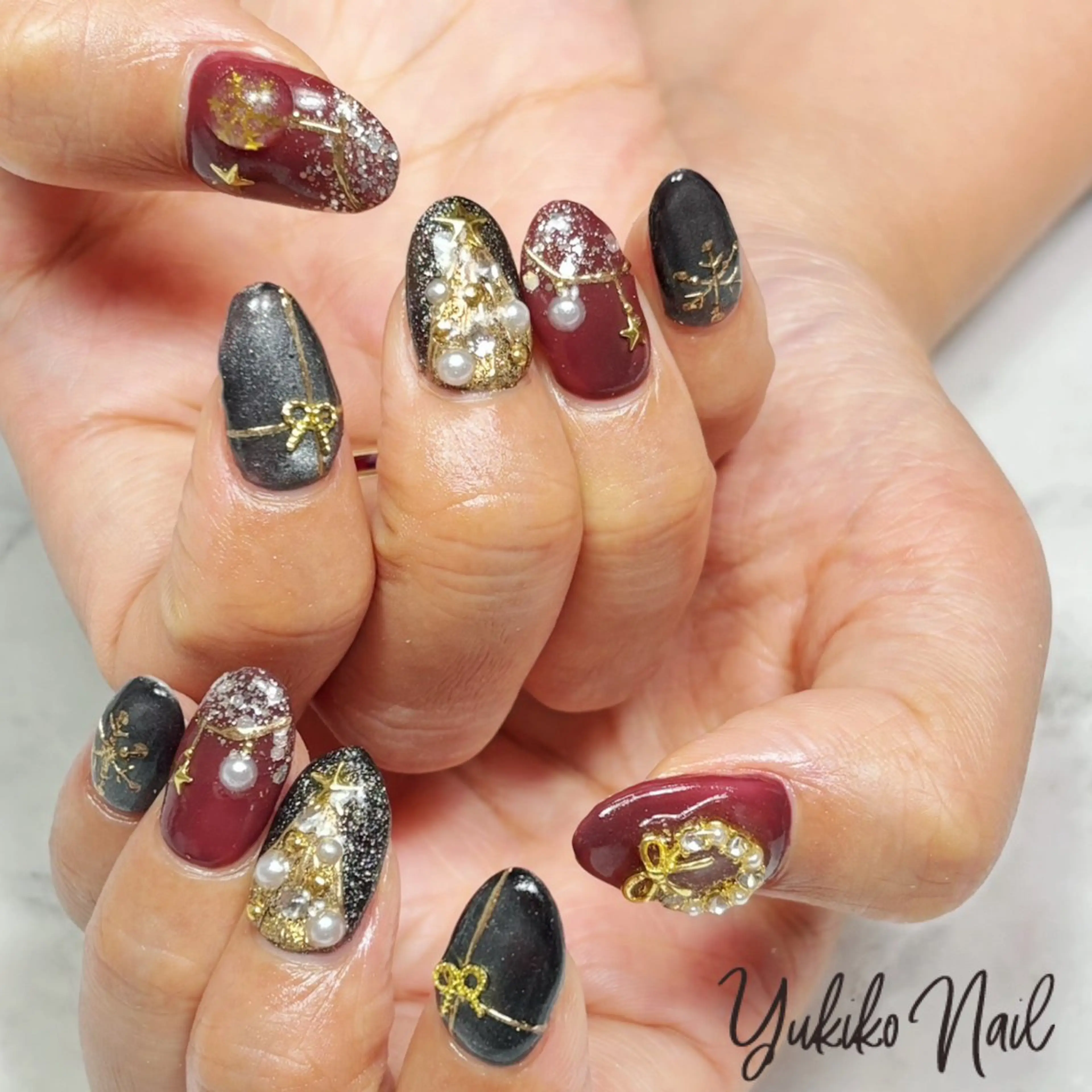 ネイル ボルドー キラキラネイル ラメ(グリッター) マグネットネイル 冬ネイル ハンドネイル ユキコ ネイルのネイルデザイン