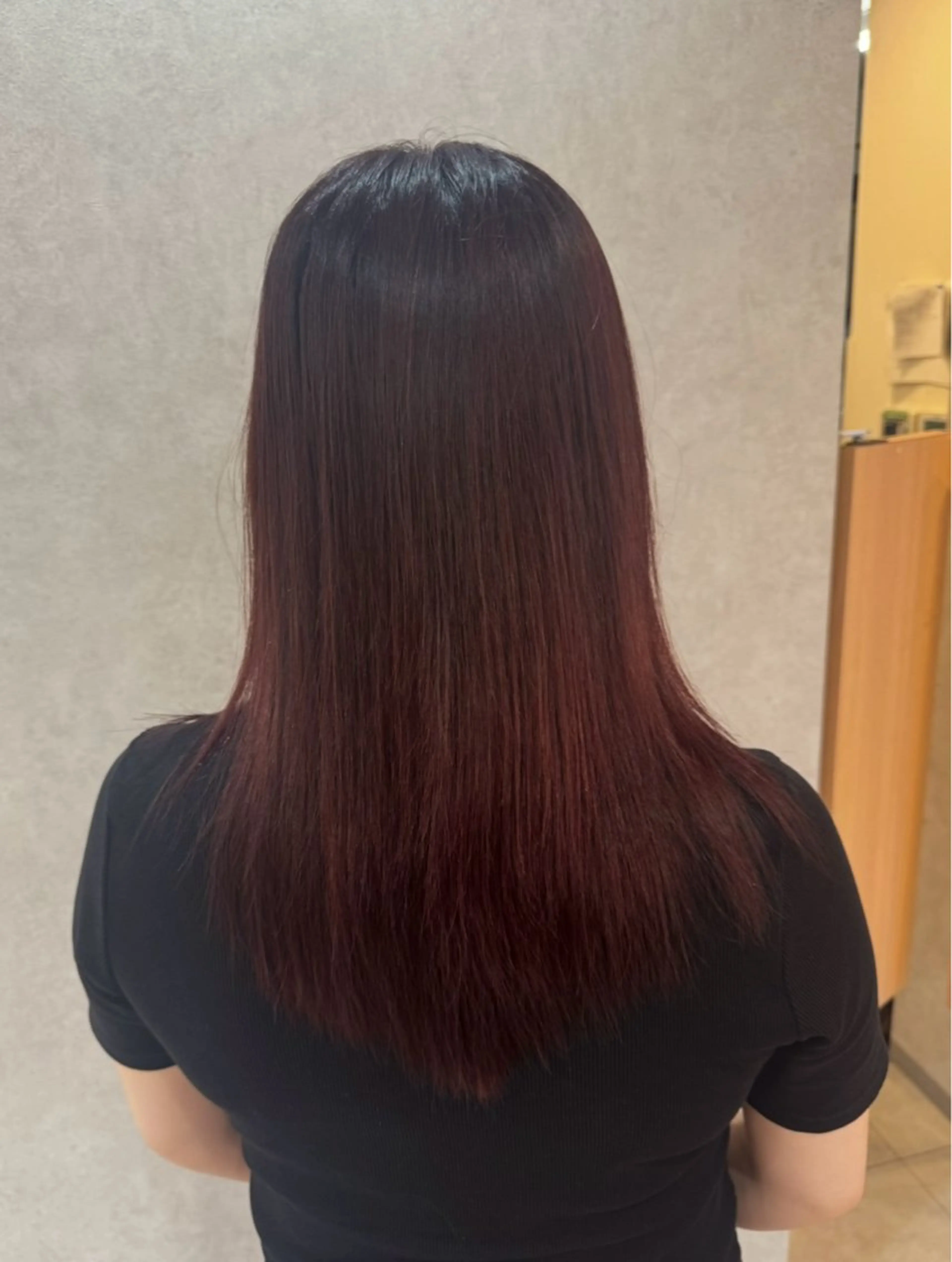 カラー 三浦 里奈のヘアスタイル
