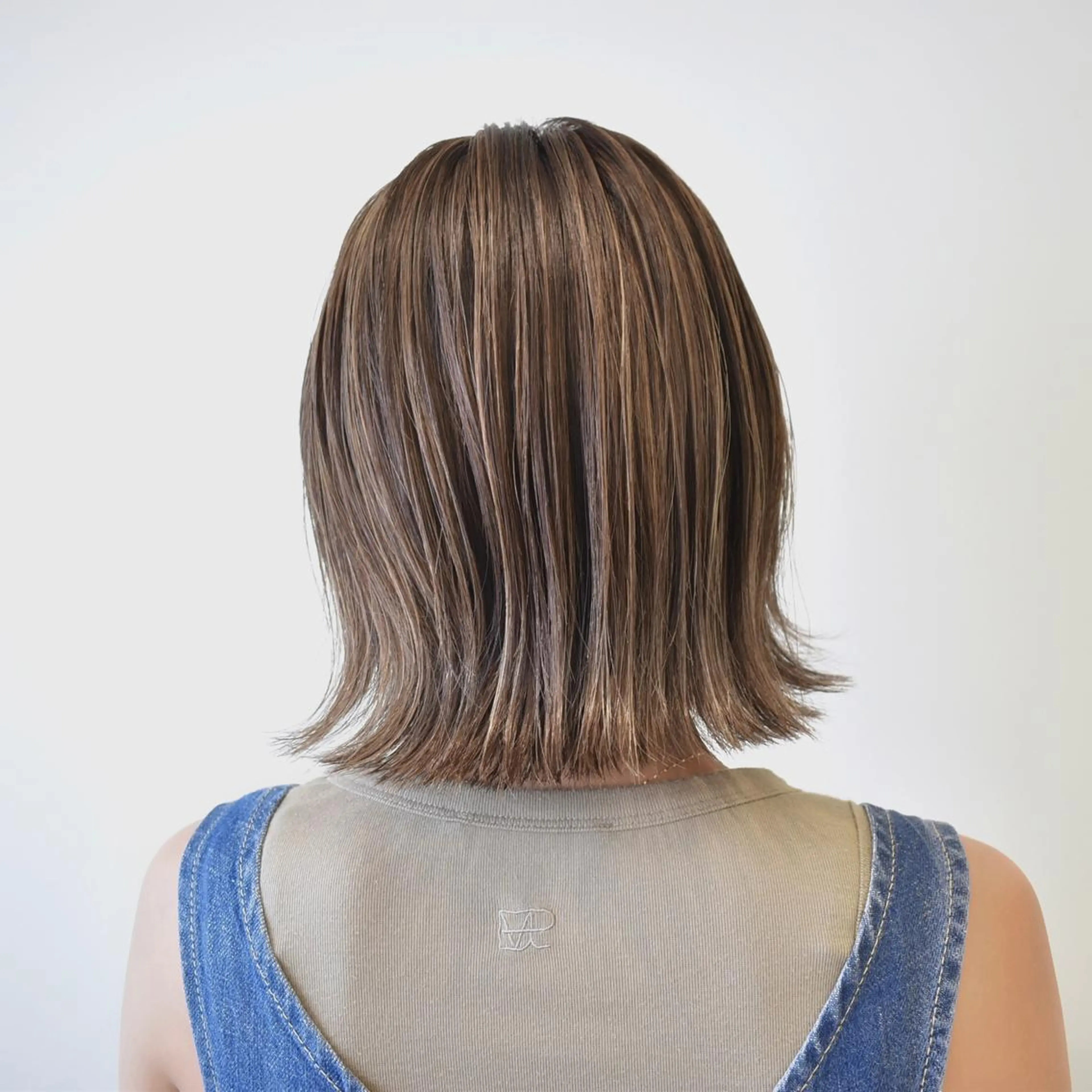 ショート カラー ハイライトカラー ボブ ハイライト 外ハネヘア カット ヘアカラー トリートメント ヘアセット メンズ特化 パーマ/オザワのヘアスタイル