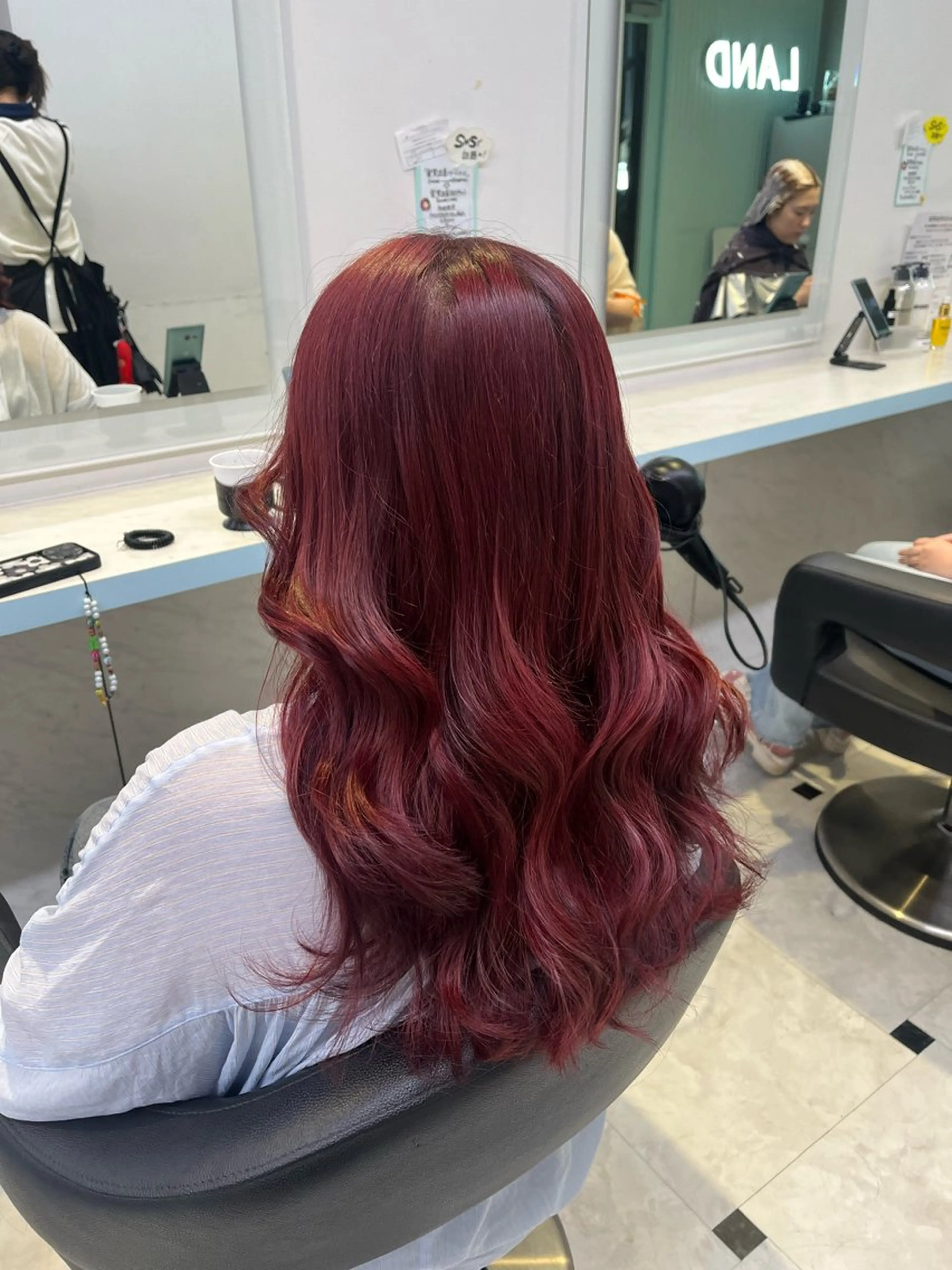 セミロング カラー ヘアカラー ブリーチカラー 🩵MIZUKIのヘアスタイル