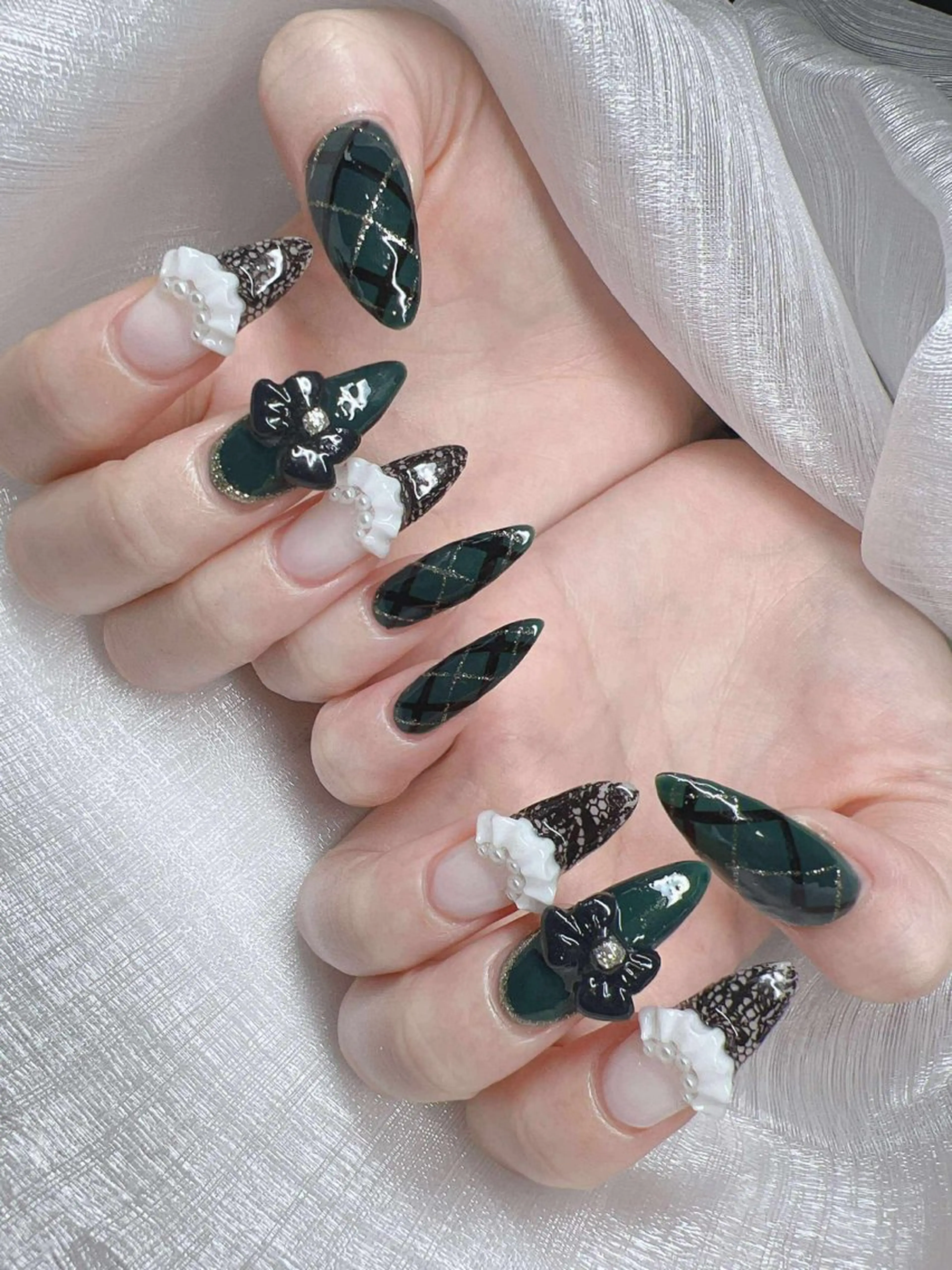 ネイル ハンドネイル Lee Nailsのネイルデザイン