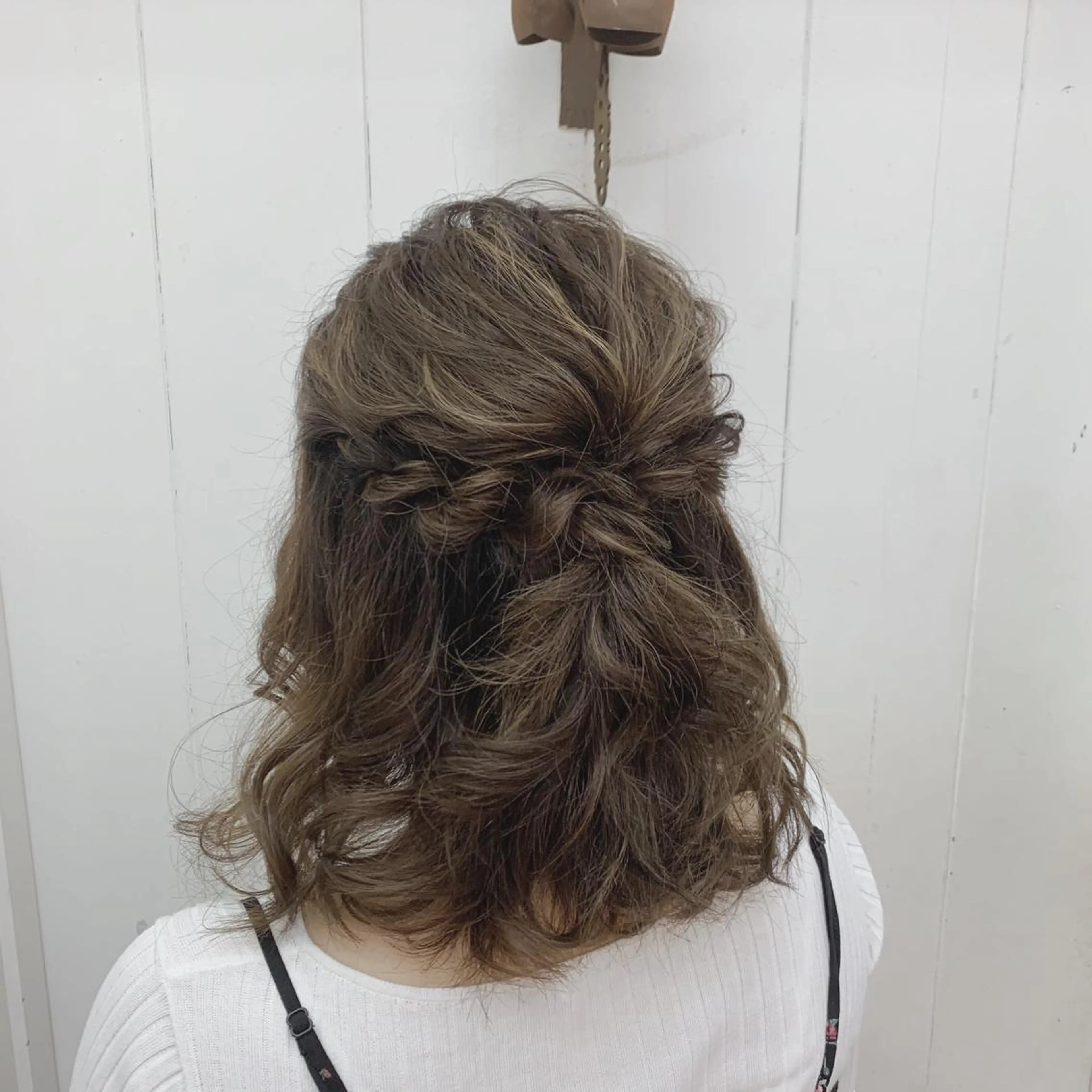 ミディアム ヘアアレンジ ハーフアップ ヘアセット 🌿大人かわいいヘア 🌿Ayahaのヘアスタイル