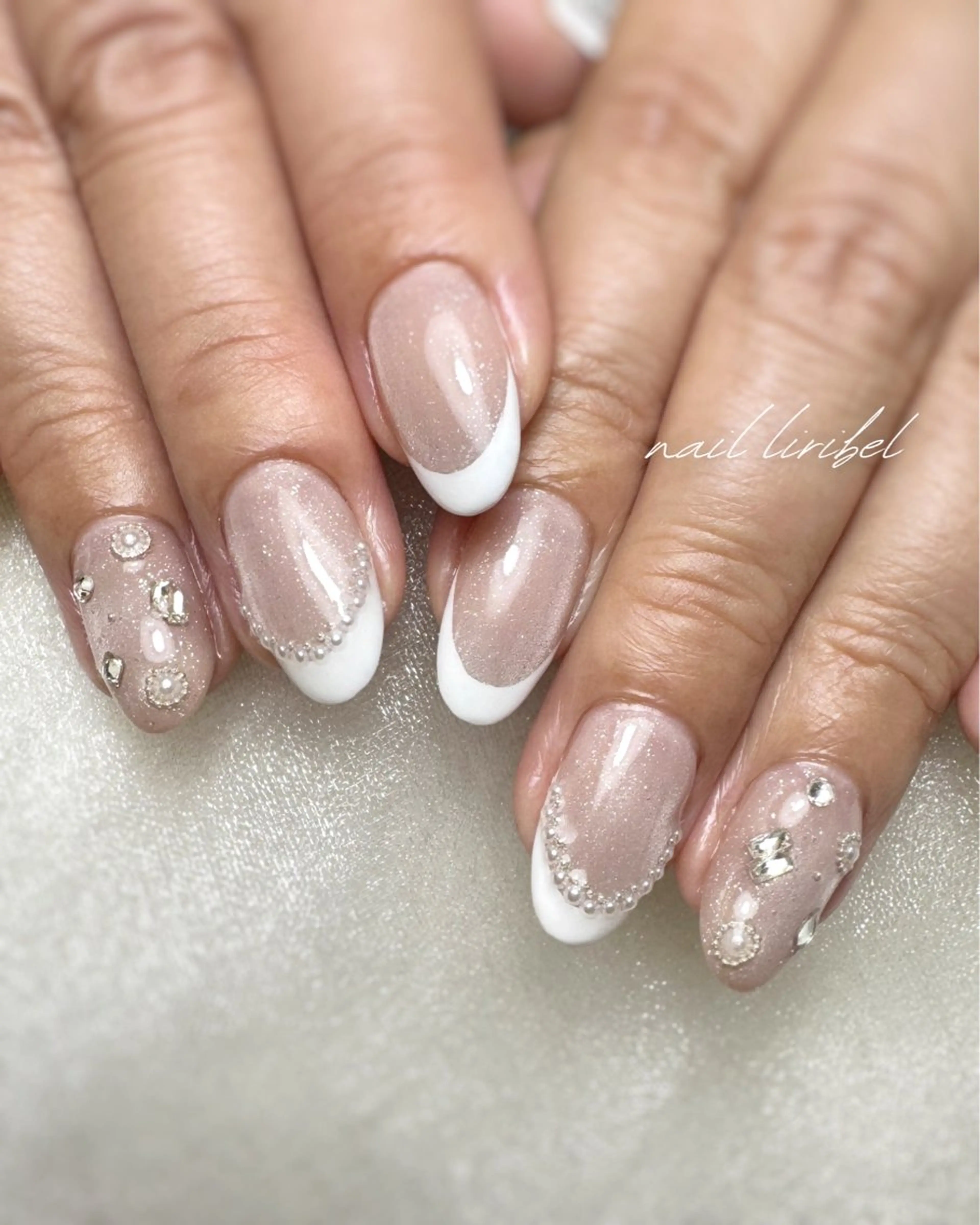 ネイル フラッシュネイル フラッシュマグ フレンチネイル キラキラネイル 夏ネイル ハンドネイル Nail Liribelのネイルデザイン