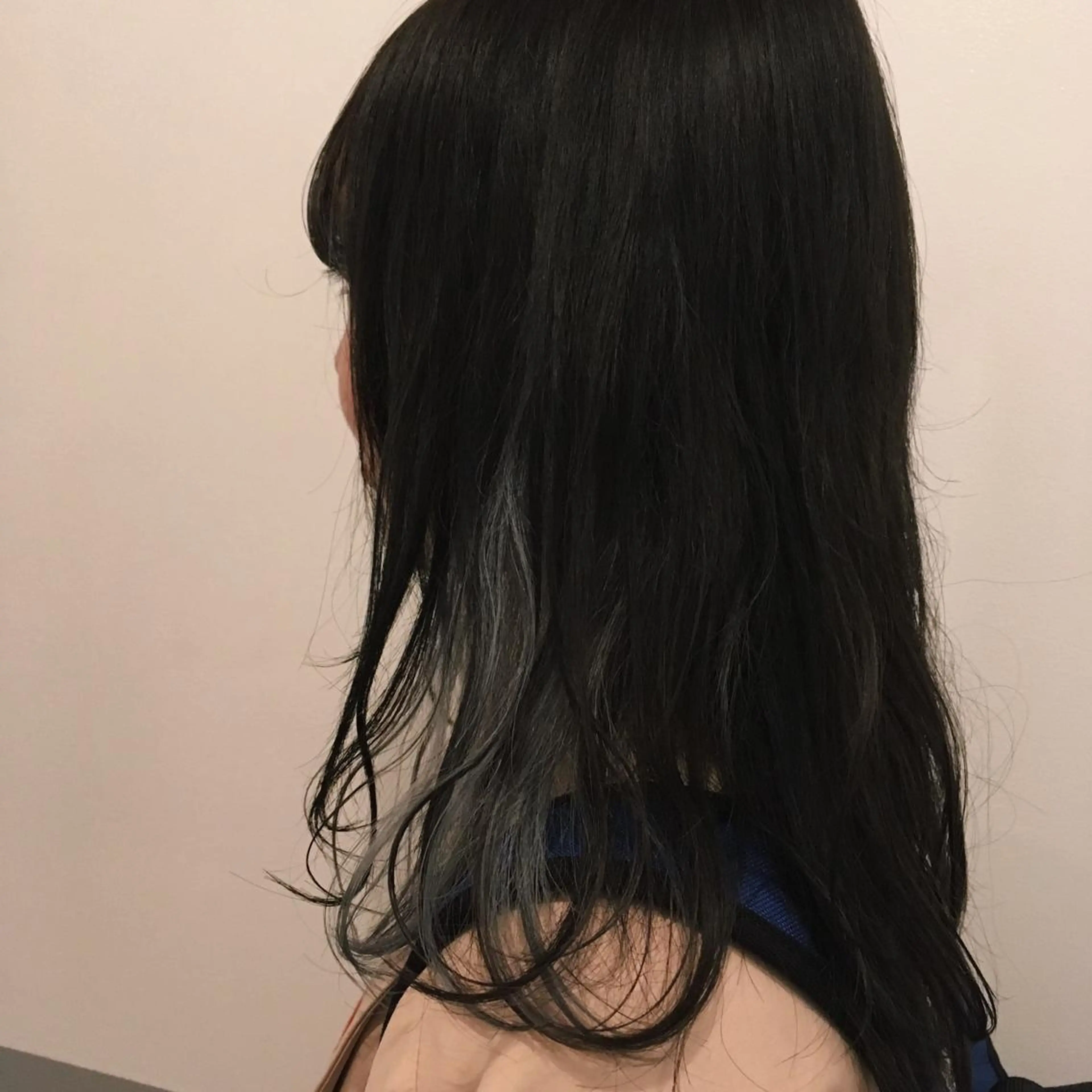 ロング カラー RINA🧤 デザインとボブのヘアスタイル