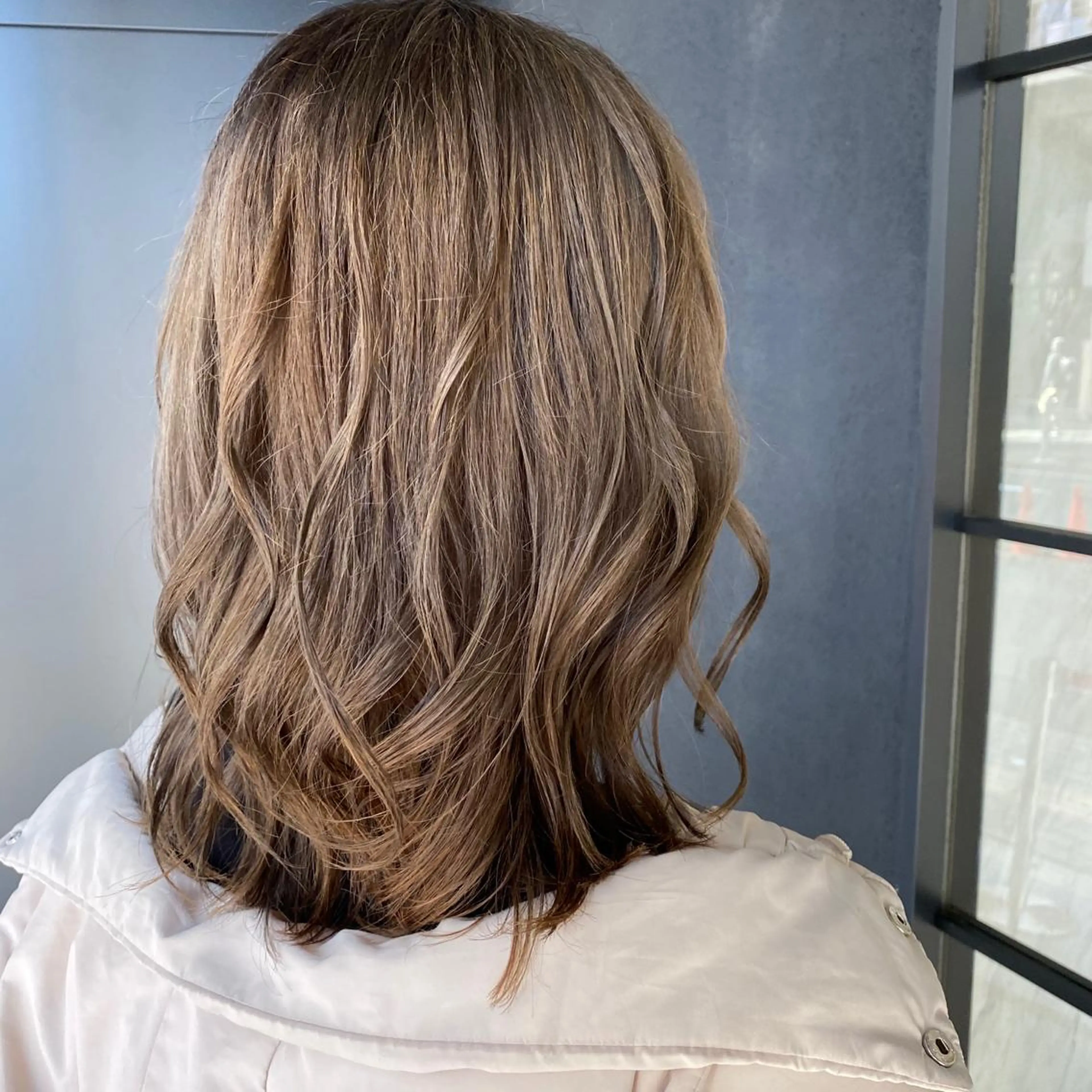 ミディアム カラー TRUCK トラックのヘアスタイル