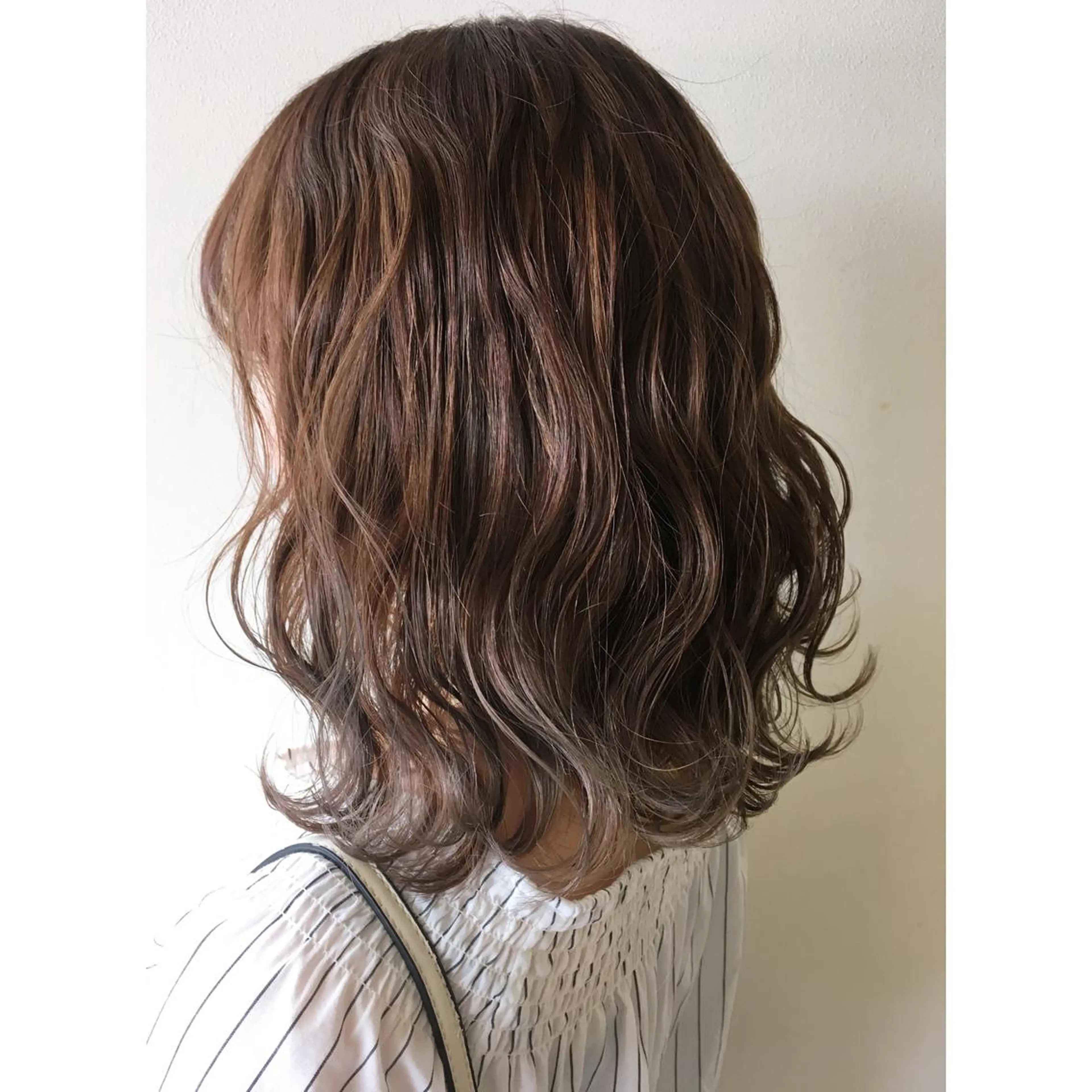 ミディアム カラー ヘアアレンジ バレイヤージュ ブリーチ ケアブリーチ 透明感カラー グラデーションカラー ママ美容師 マリンさんのヘアスタイル