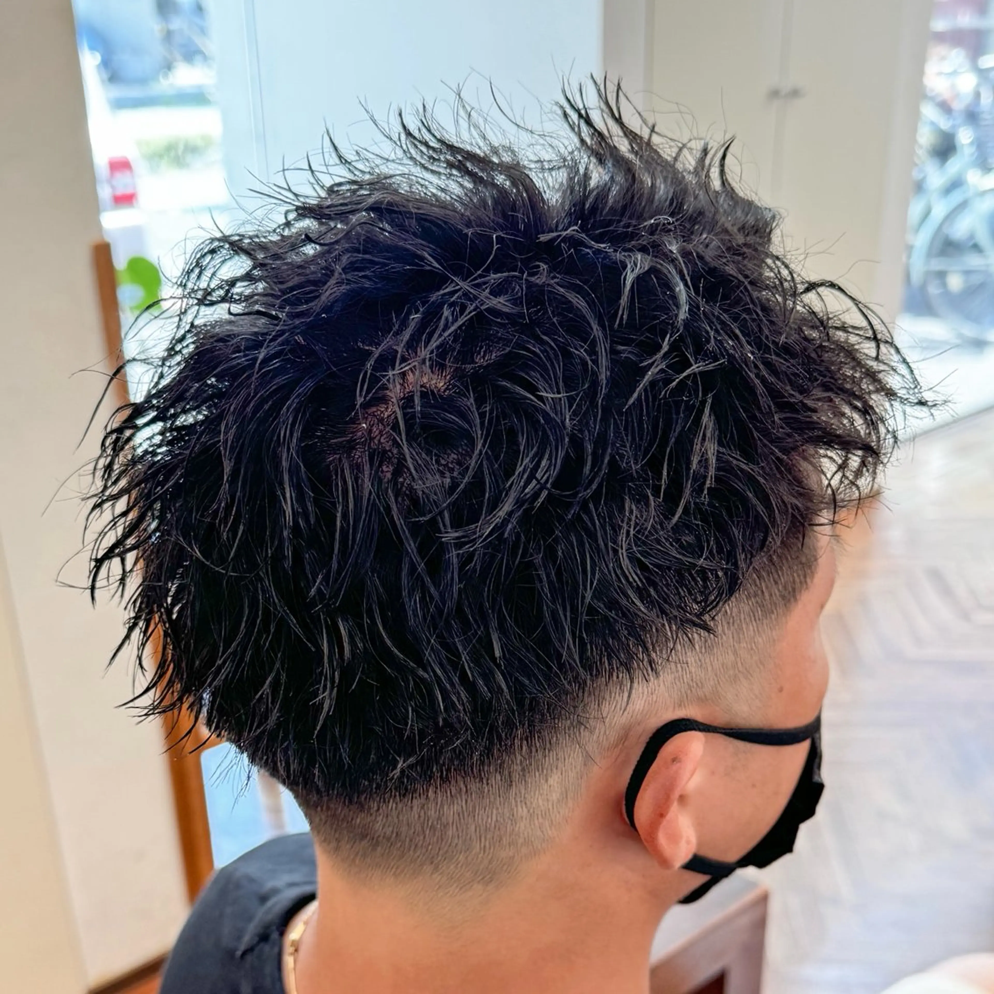 ショート パーマ メンズ メンズパーマ ツイストスパイラルパーマ スパイラルパーマ 吉田 新平のヘアスタイル