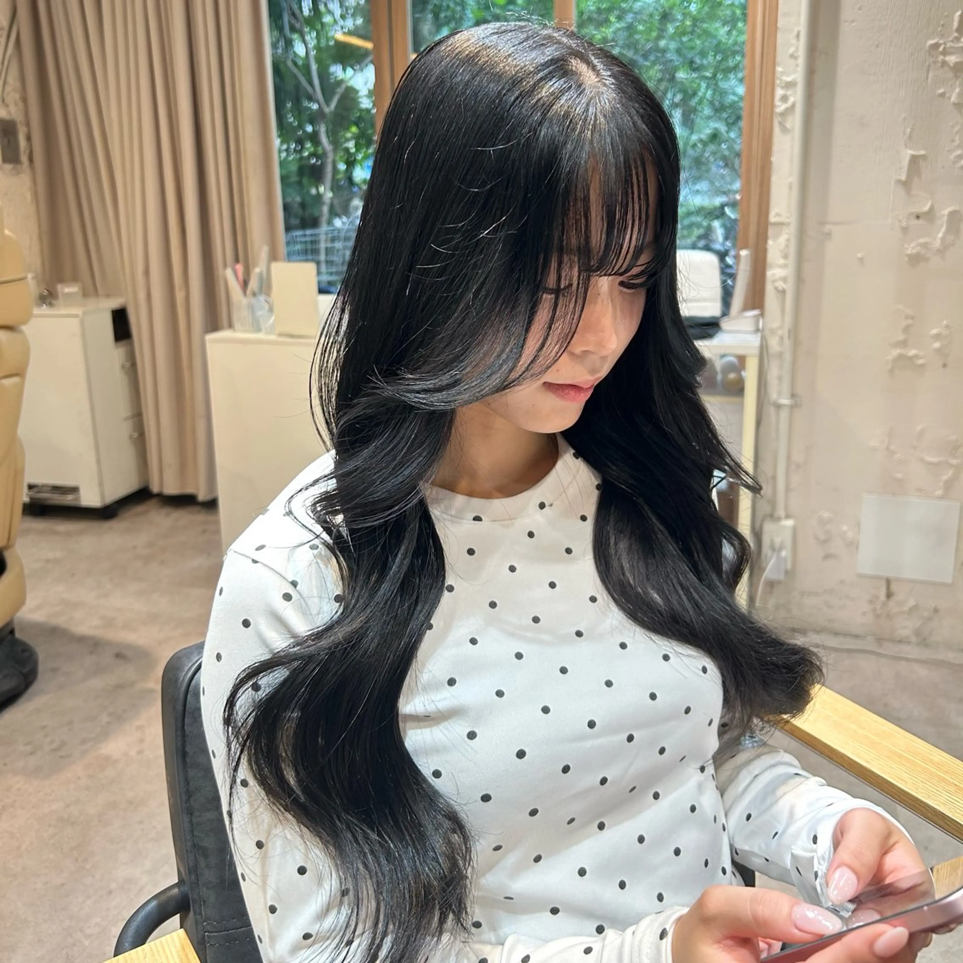 ロング カラー 黒髪 ブルーカラー 透明感カラー ヘアカラー 顔まわり♡レイヤー COCORO 🎀のネイルデザイン