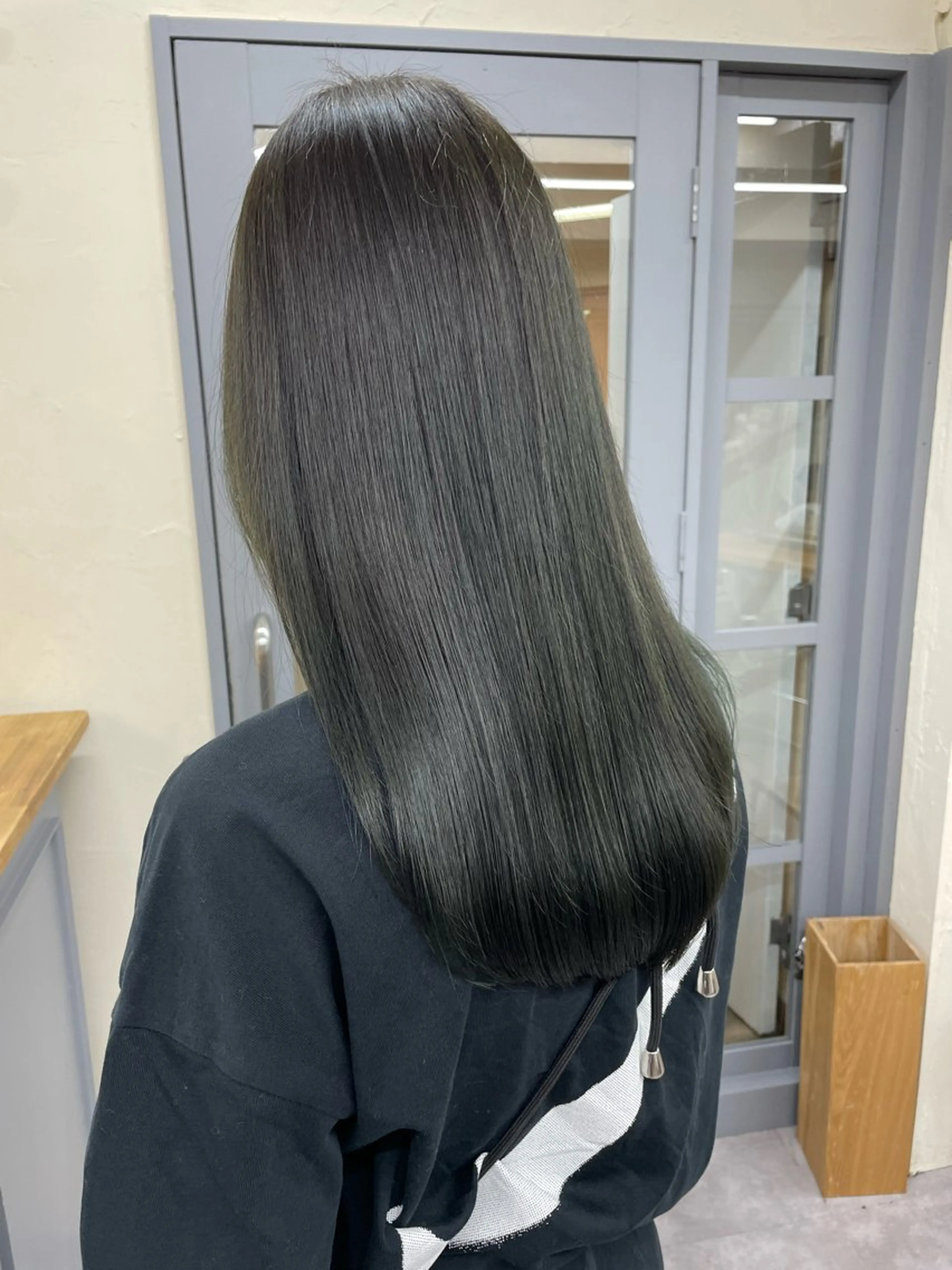 ロング 池袋🫧mio🫧 透明感ワンカラー🫧のヘアスタイル