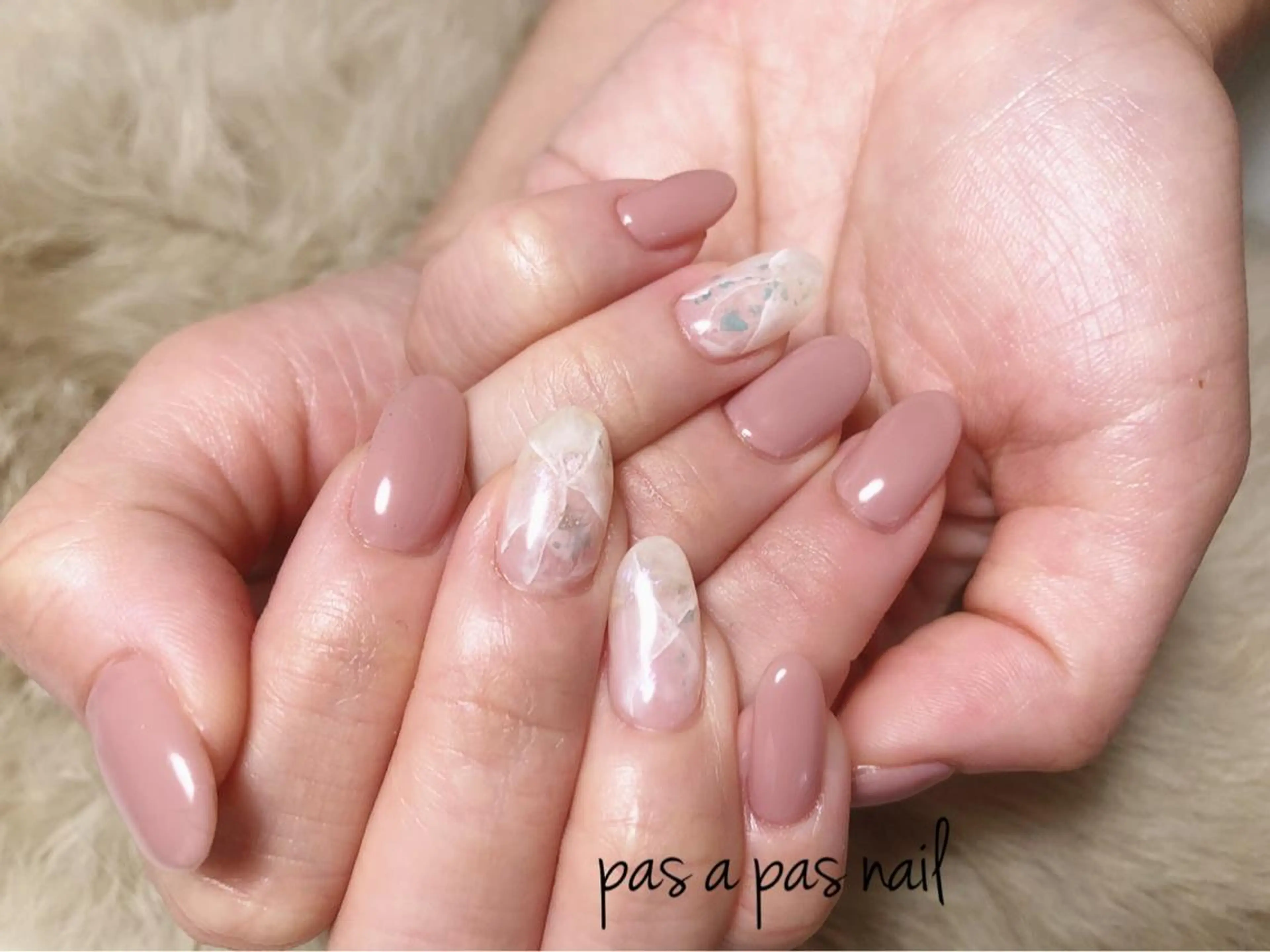 ネイル Yakko pas á pasのネイルデザイン