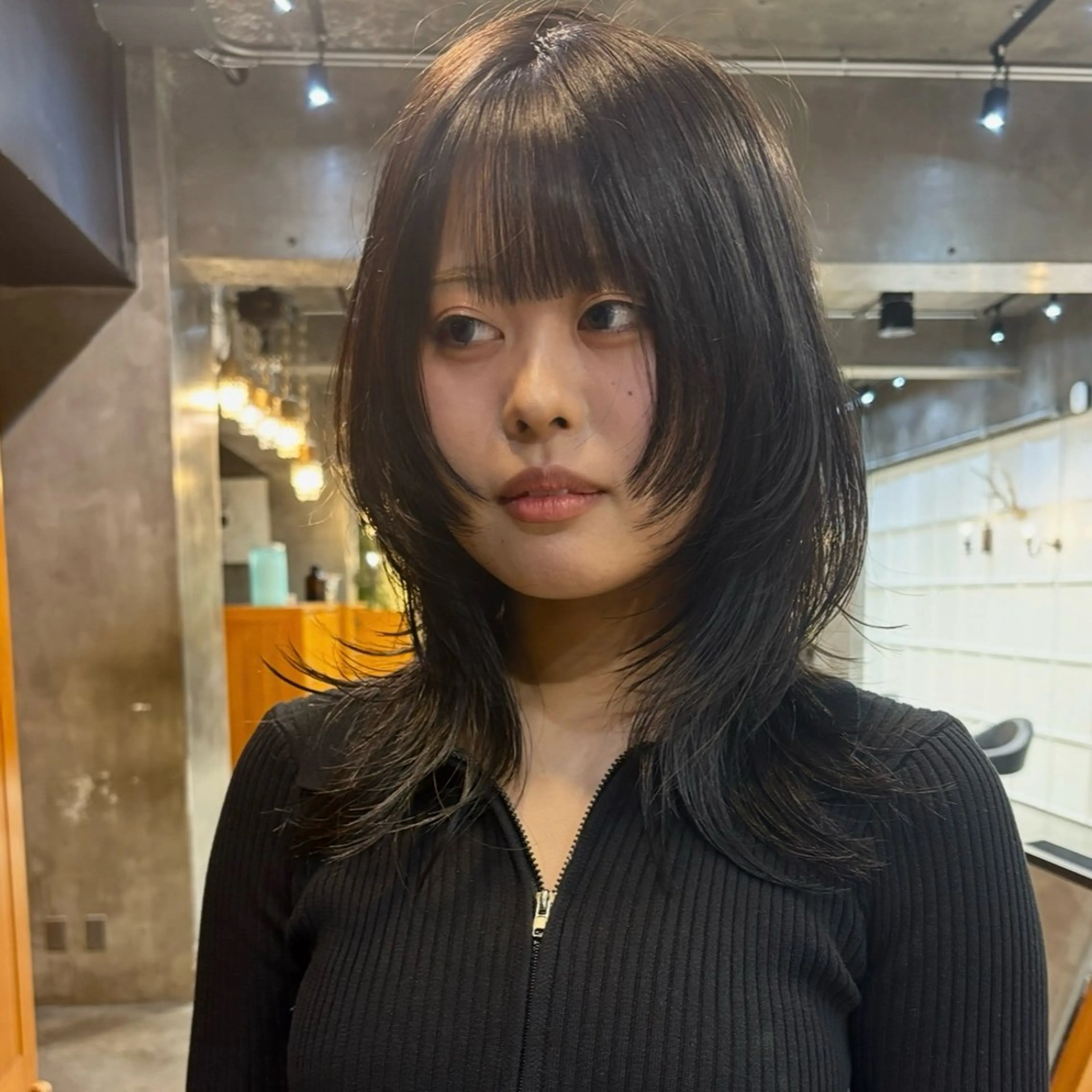 ロング カラー レイヤー/ハッシュ/ ウルフ/透明感カラーのヘアスタイル