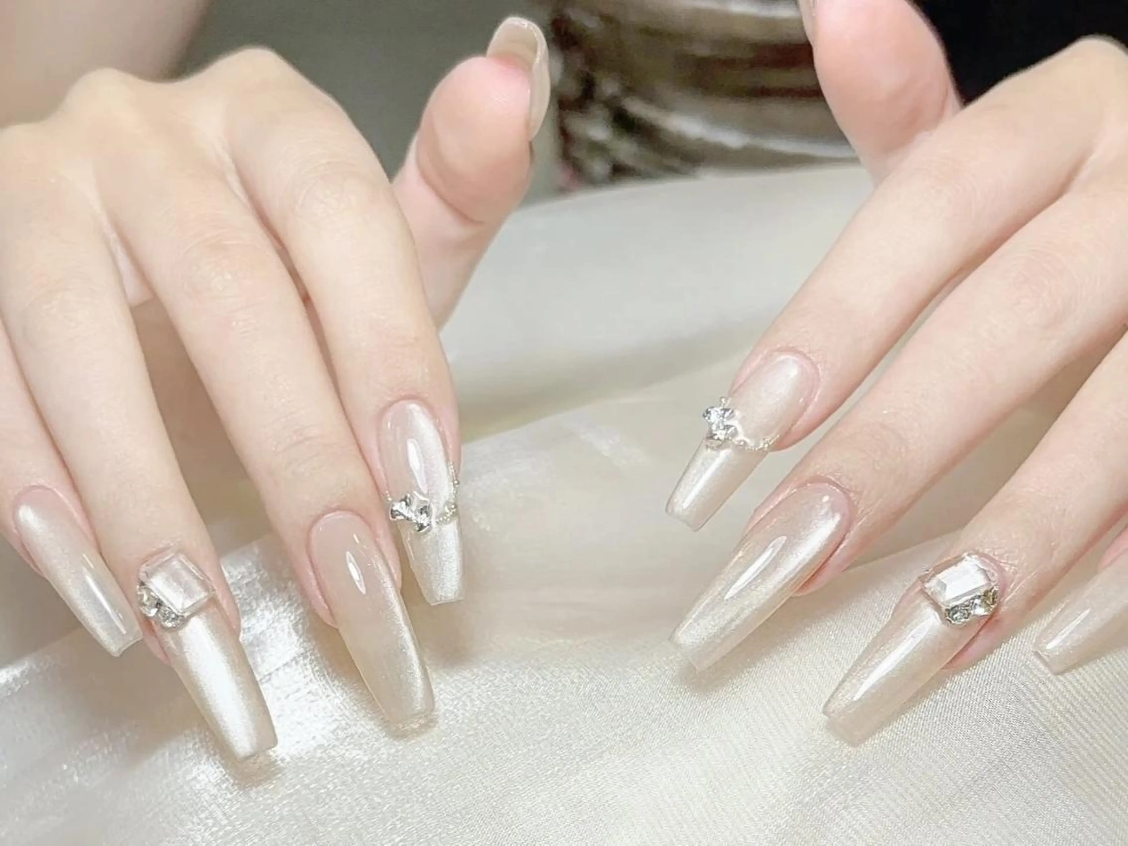 ネイル オーロラネイル チークネイル 長さ出し フットネイル フレンチネイル ハンドネイル ハンドケア yumi nailのネイルデザイン