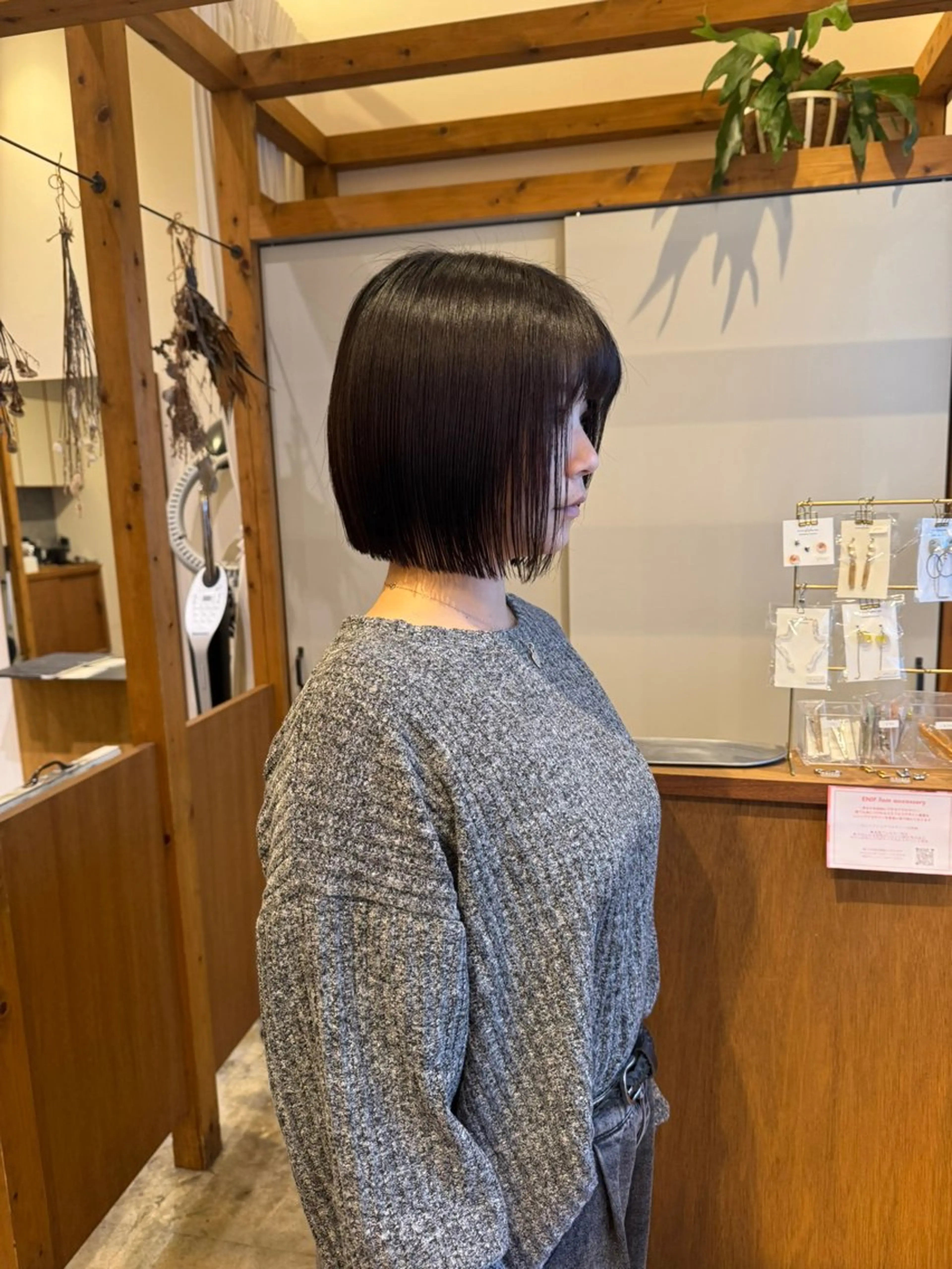 ショート カラー ブラウンカラー ボブ ENIF 大島 芽生のヘアスタイル