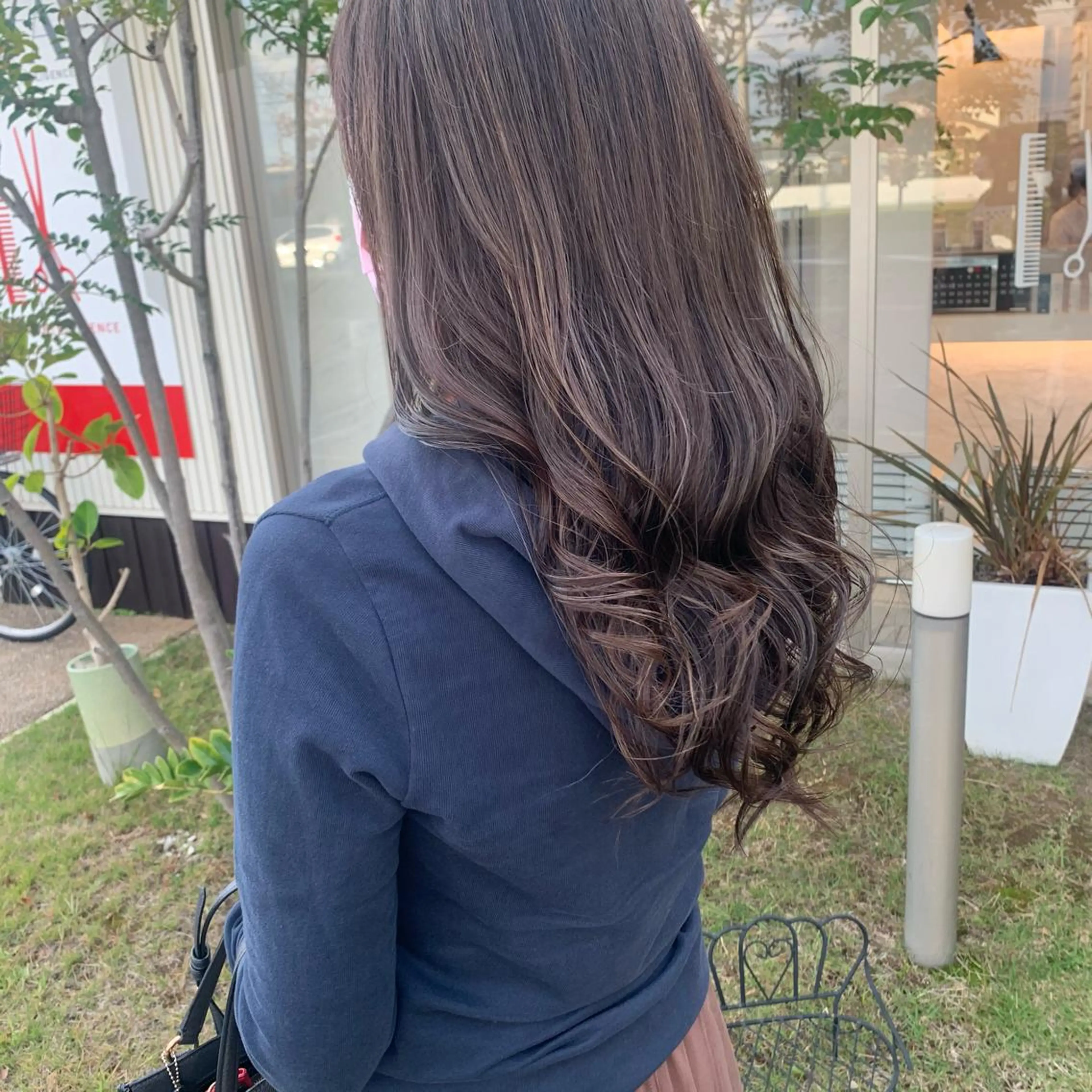 セミロング カラー 畠山 華奈のヘアスタイル