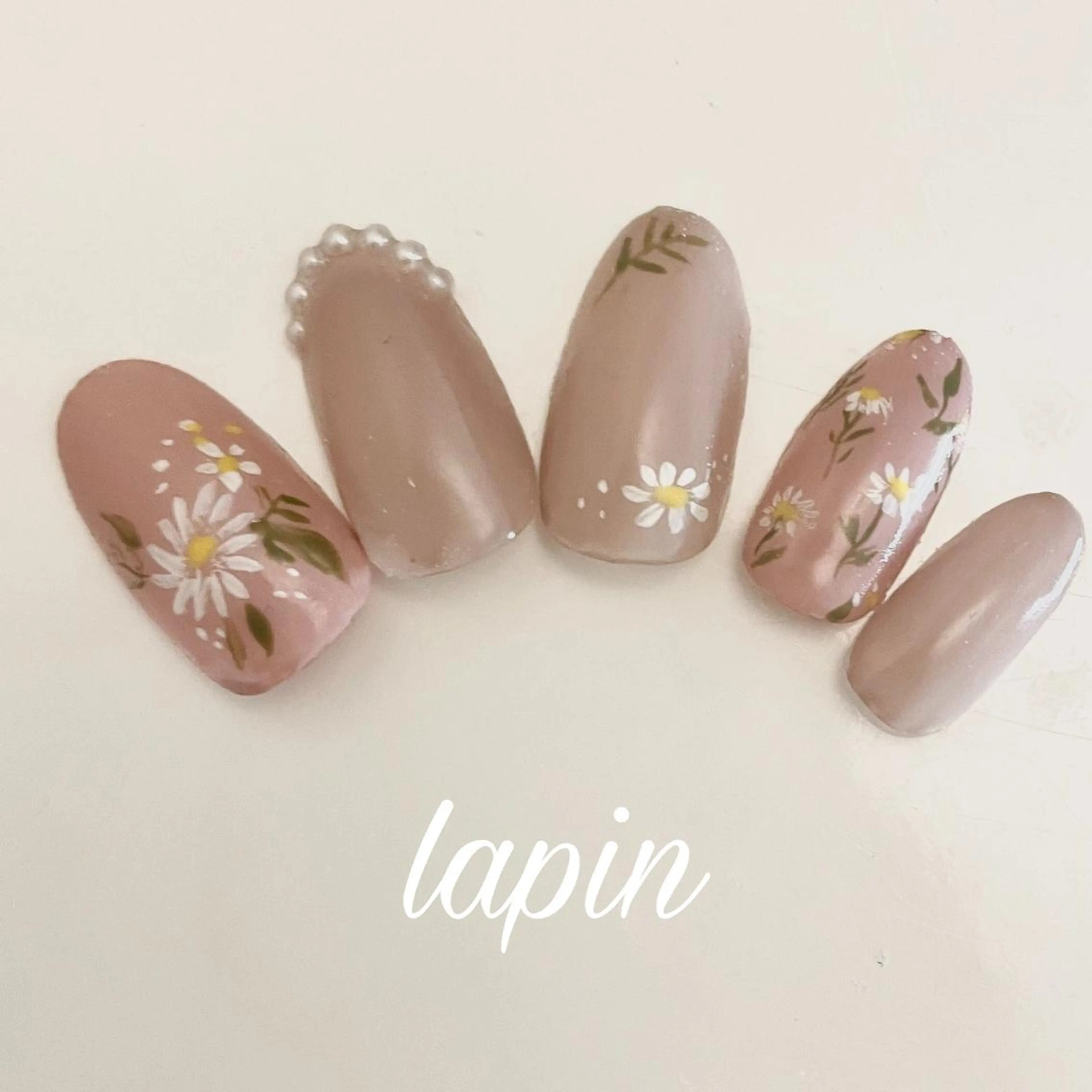 ネイル アイラッシュネイル サロンlapinのネイルデザイン