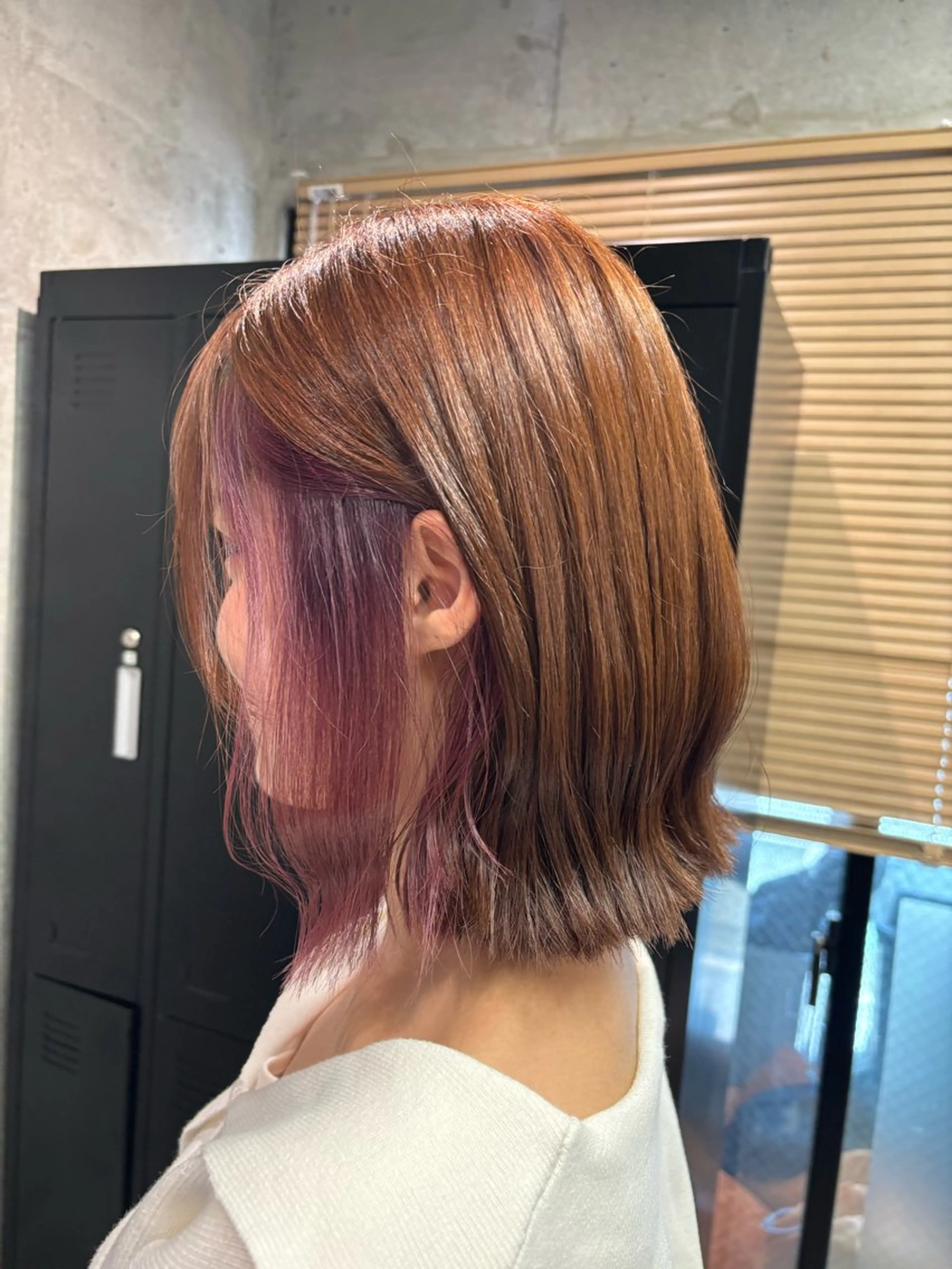セミロング カラー イヤリングカラー ヘアカラー 🎀縮毛矯正.暗髪 .艶髪🩶ちひろのヘアスタイル