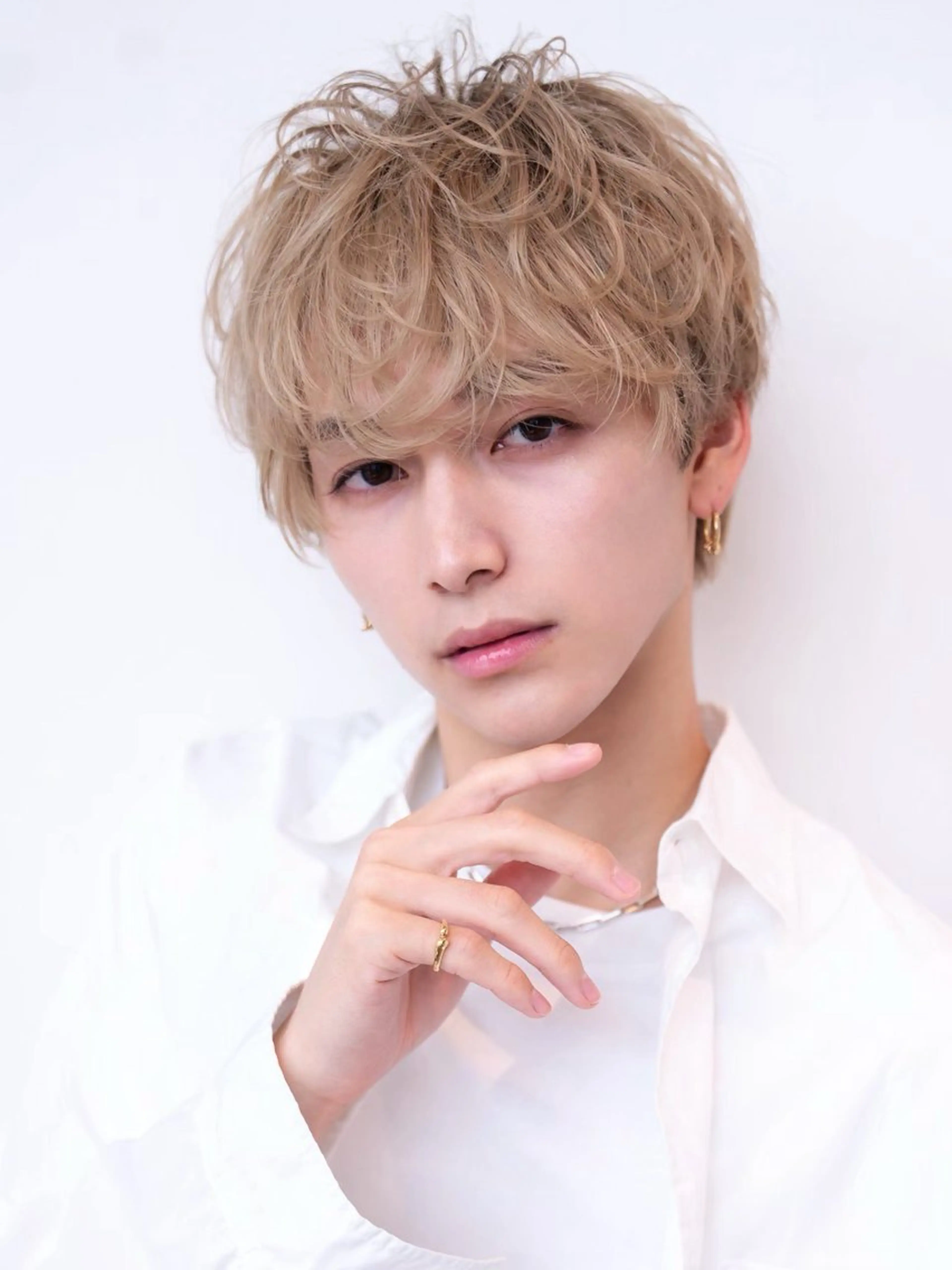 ショート カラー メンズ メンズハイトーン メンズ韓国風 ハイトーンカラー 韓国風ヘア ヘアカラー 韓国ヘア顔周りカット そーた/渋谷駅のヘアスタイル