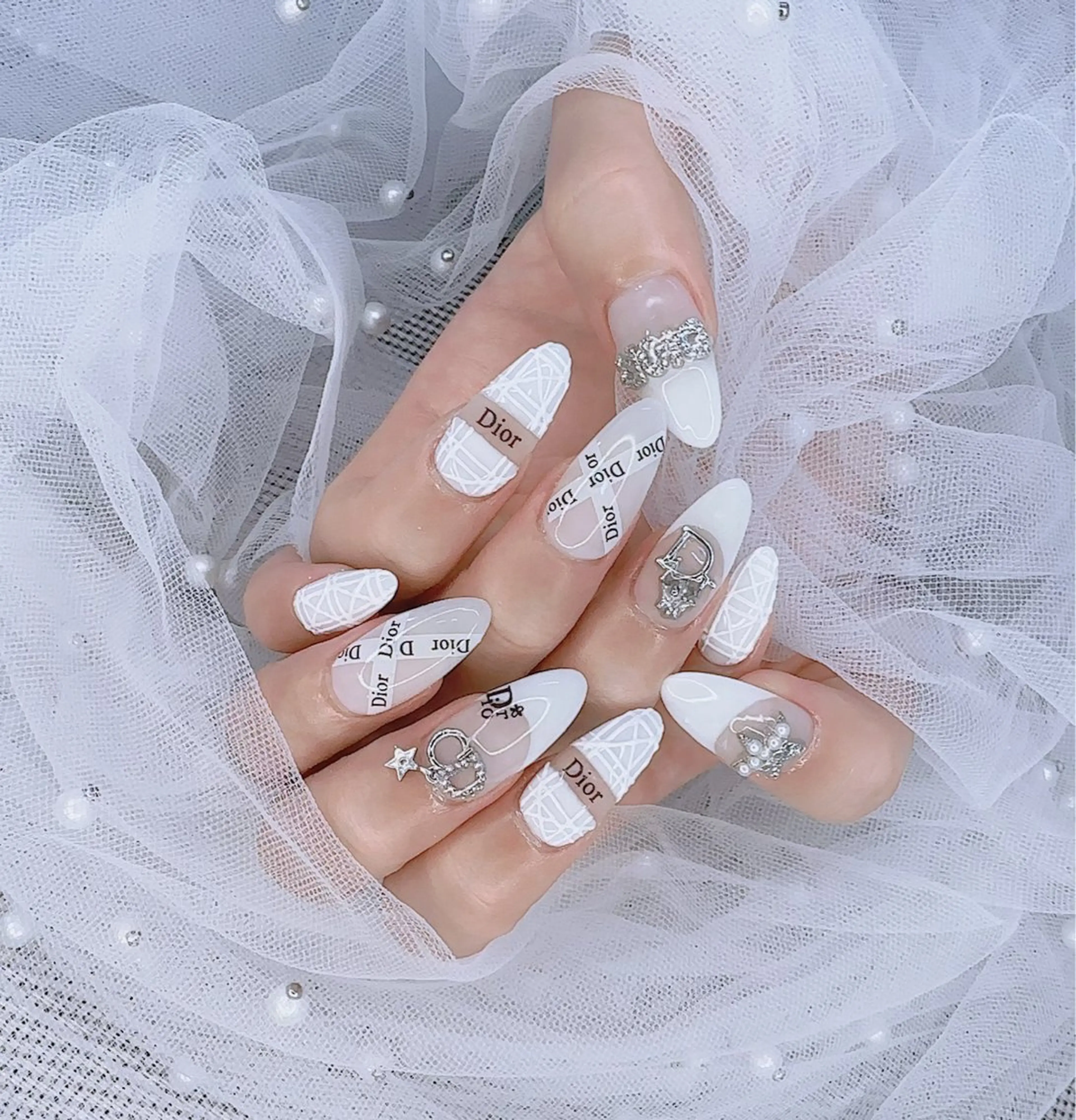 ネイル R nailsalon所属・R salonのネイルデザイン