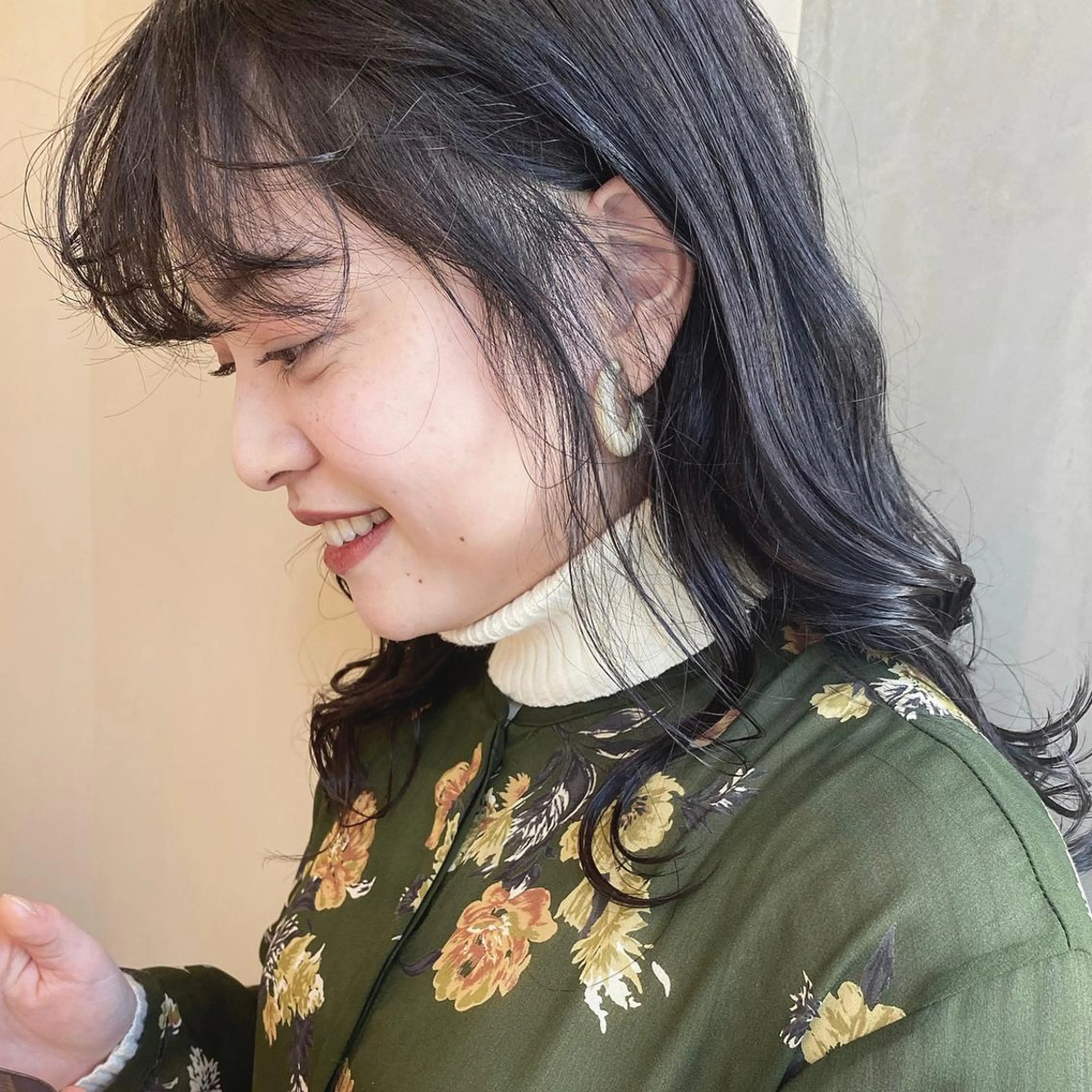 セミロング カラー カット ヘアカラー トリートメント やまもと さえのヘアスタイル