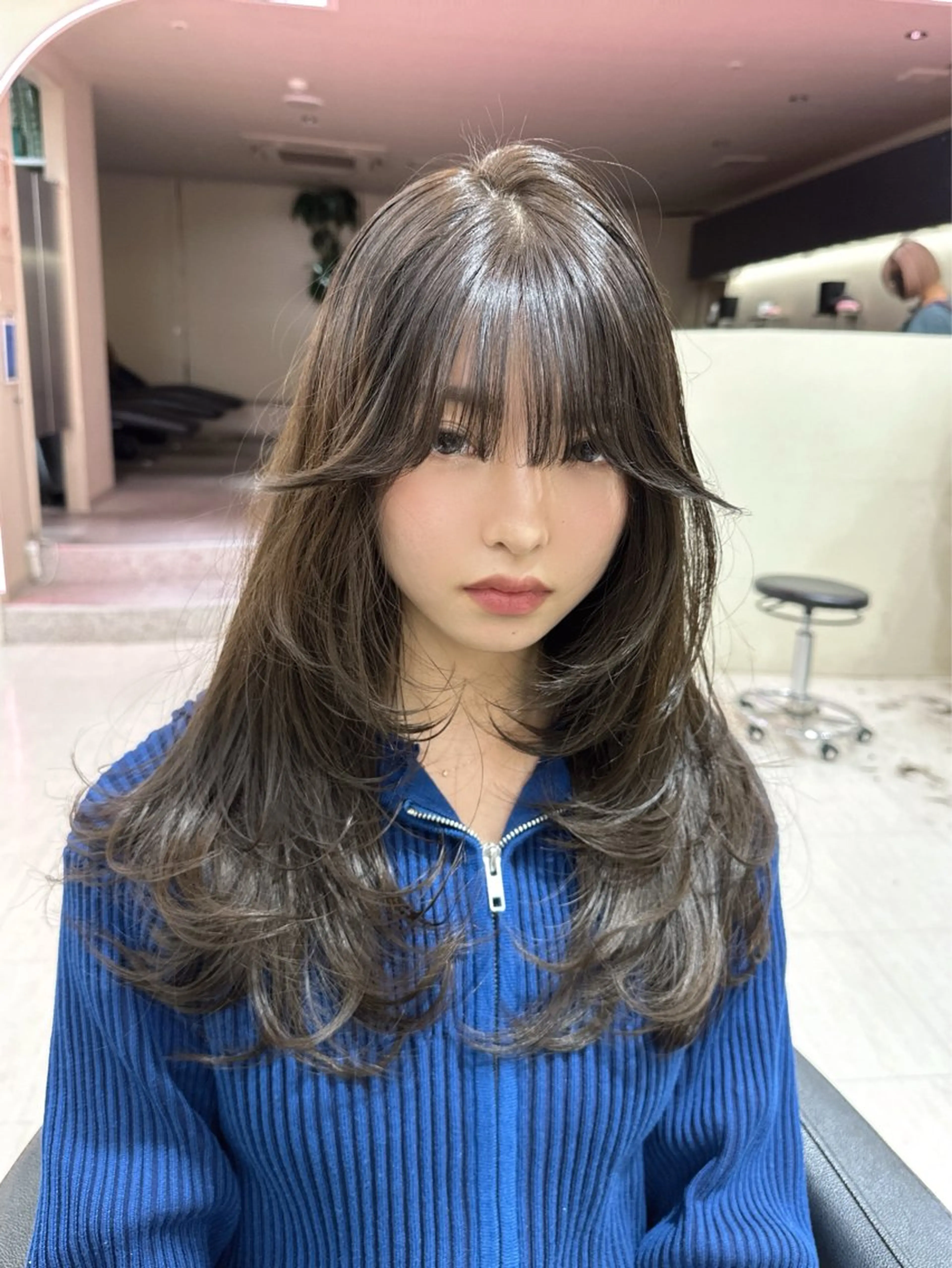 ロング カラー ヘアアレンジ カット ヘアカラー トリートメント ヘッドスパ ヘアセット 🌈艶カラー/ 韓国風レイヤーカットのヘアスタイル