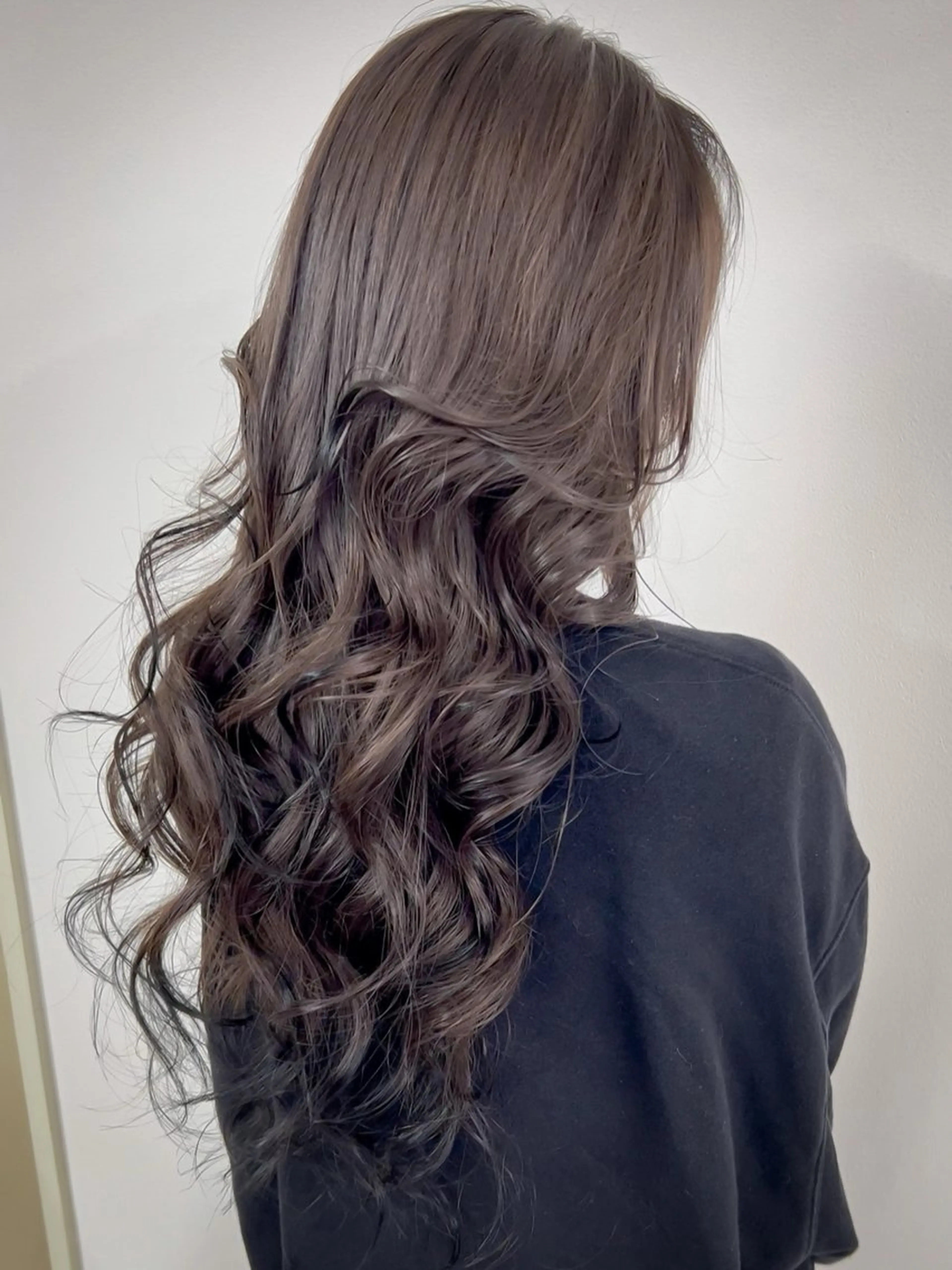 ロング カラー ダークグレー ダークグレージュ グレージュ ロング カット ヘアカラー トリートメント 🥇近藤 恭輔🥇 Recharme新保のヘアスタイル