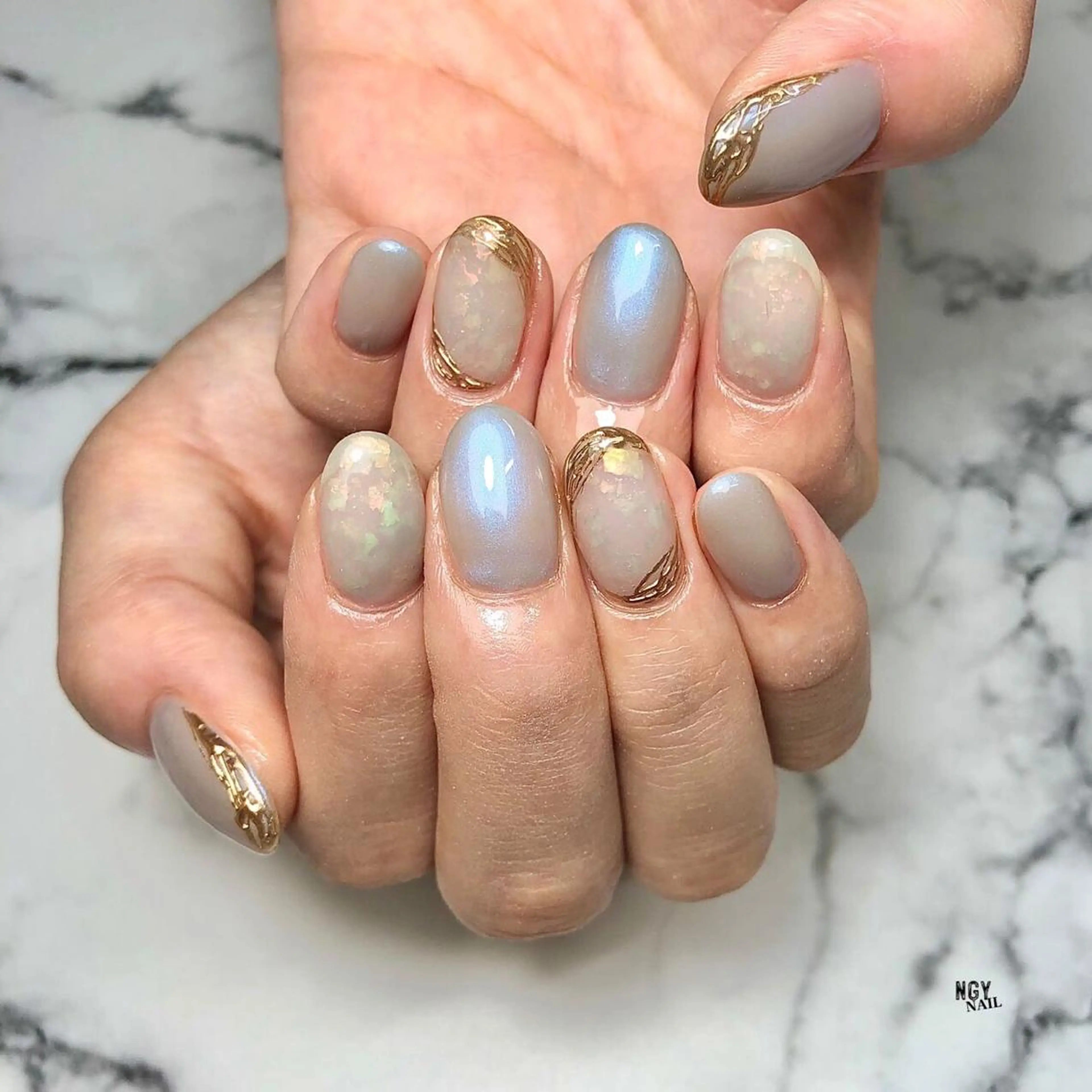 ネイル オーロラネイル ブルー ジェルネイル ホログラムネイル 韓国ネイル NAIL NOWのネイルデザイン