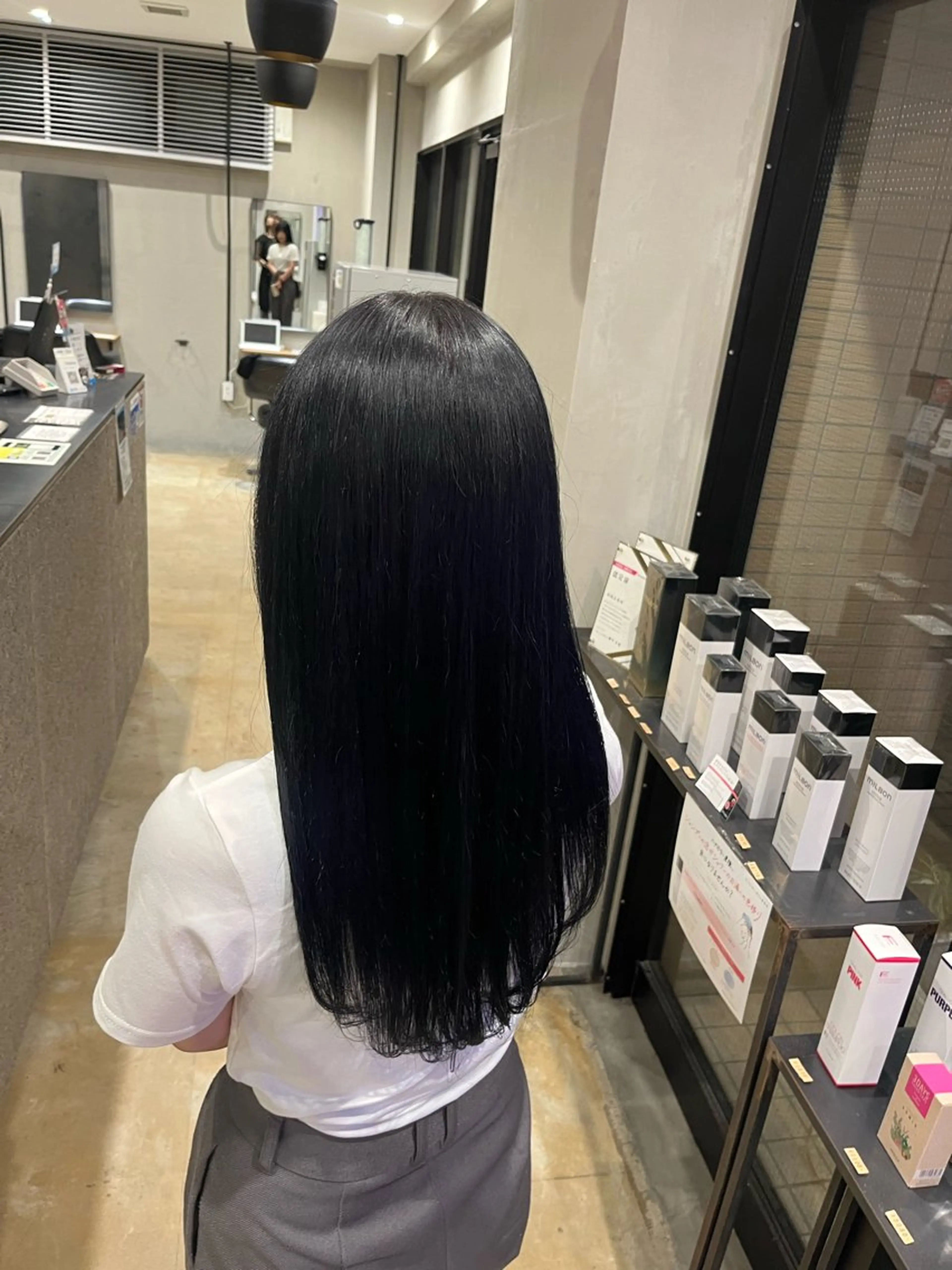 ロング カラー ヘアアレンジ 黒髪 ヘアカラー トリートメント みわ/博多 ブリーチ/カラーのヘアスタイル