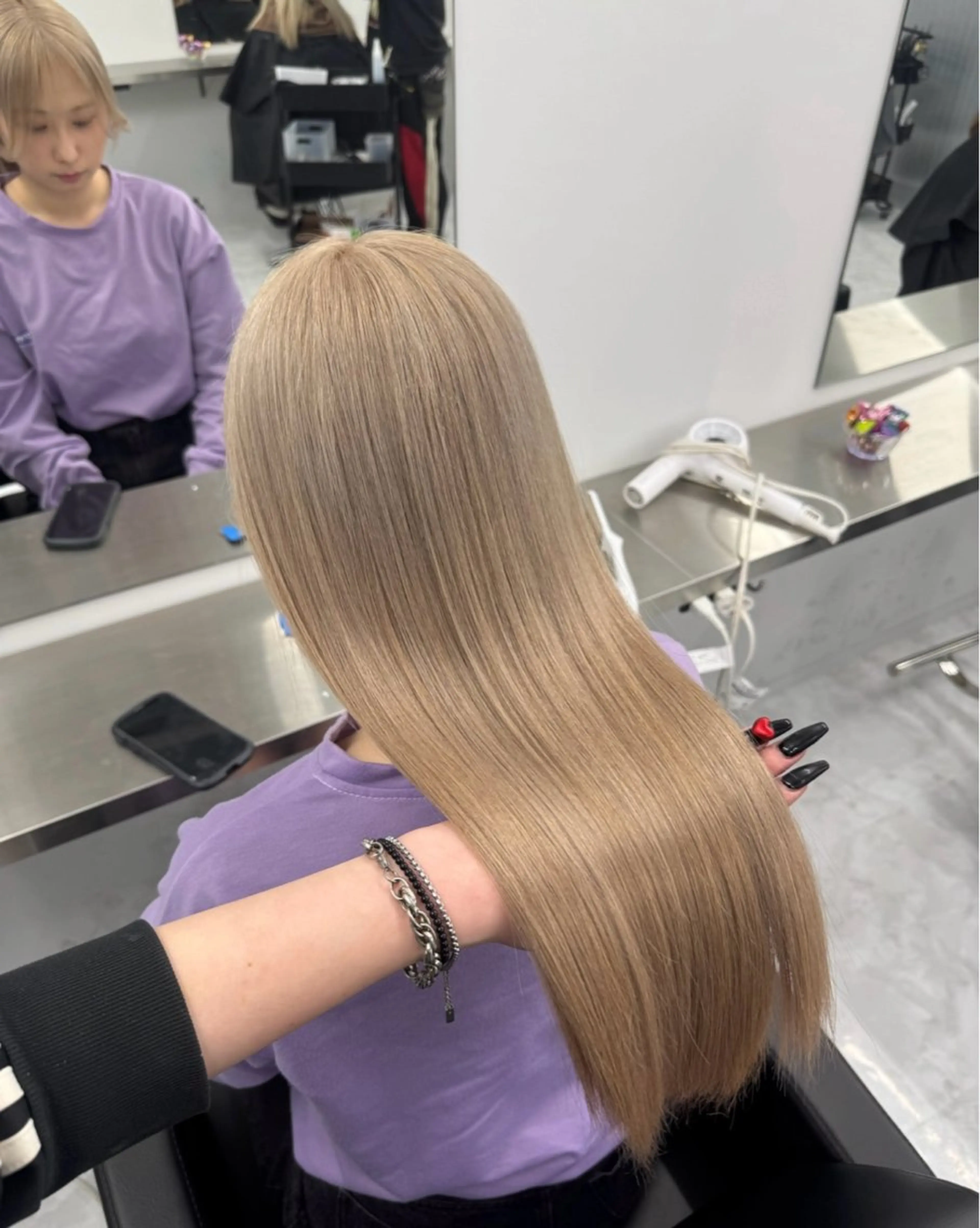 ロング Newone by neighbor所属・うる艶🫧ハイトーン 💜🦋🫧ミズキのヘアスタイル