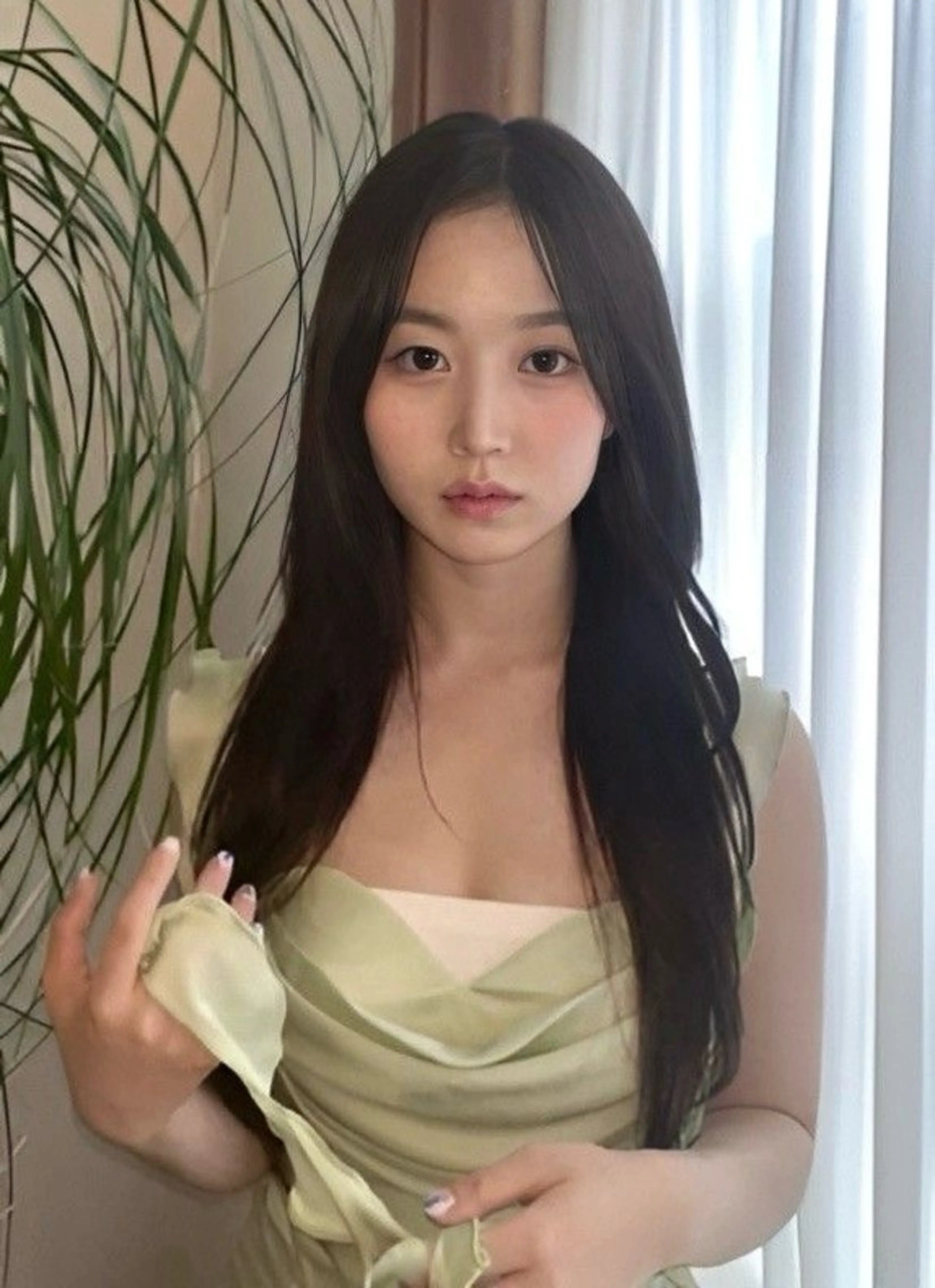 ロング カラー ヘアアレンジ カット ヘアカラー トリートメント 寒色アイドルカラー JUNOチナツのヘアスタイル