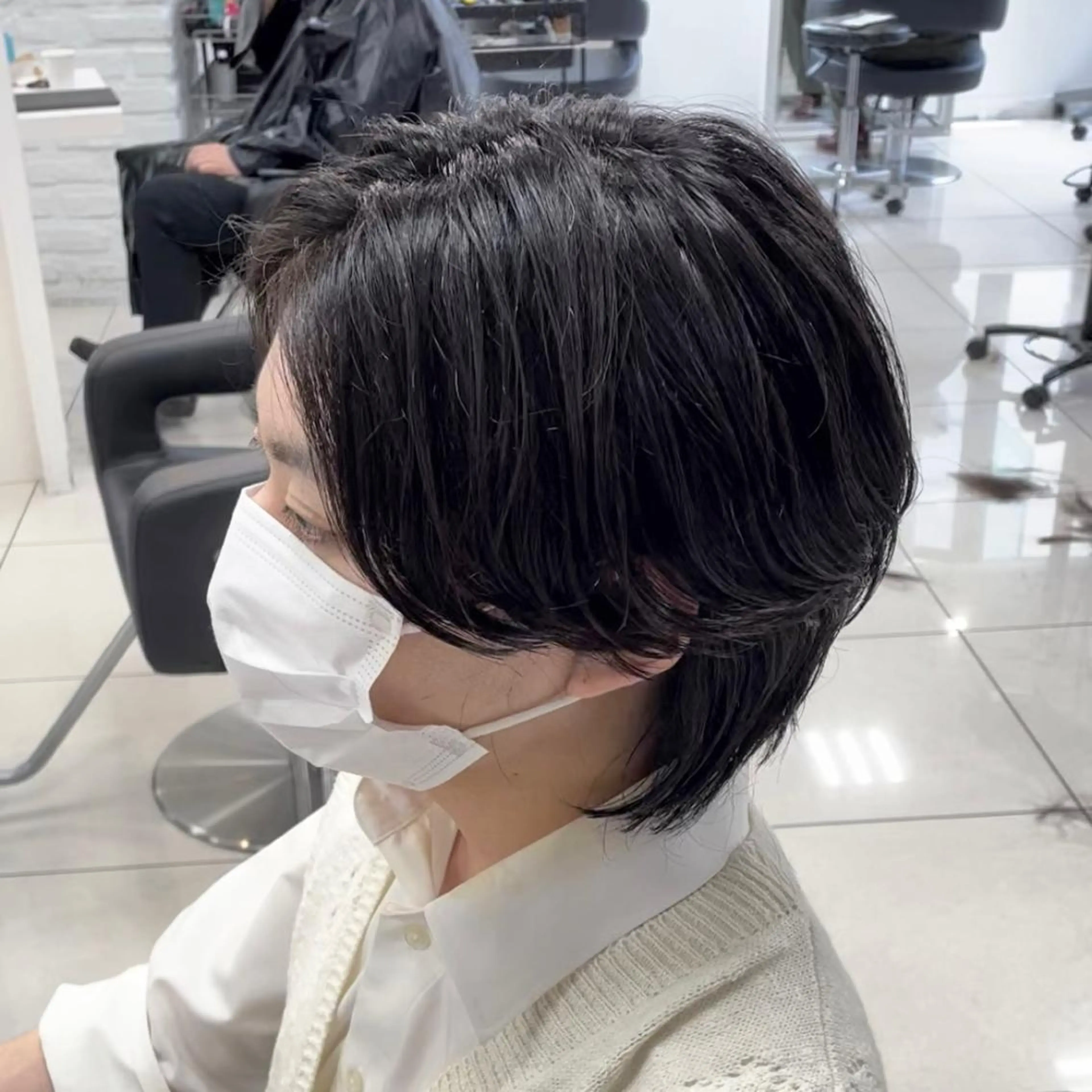 ショート パーマ メンズ センターパート カルマパーマ メンズパーマ フェザーパーマ職人 🪶ryosukeのヘアスタイル