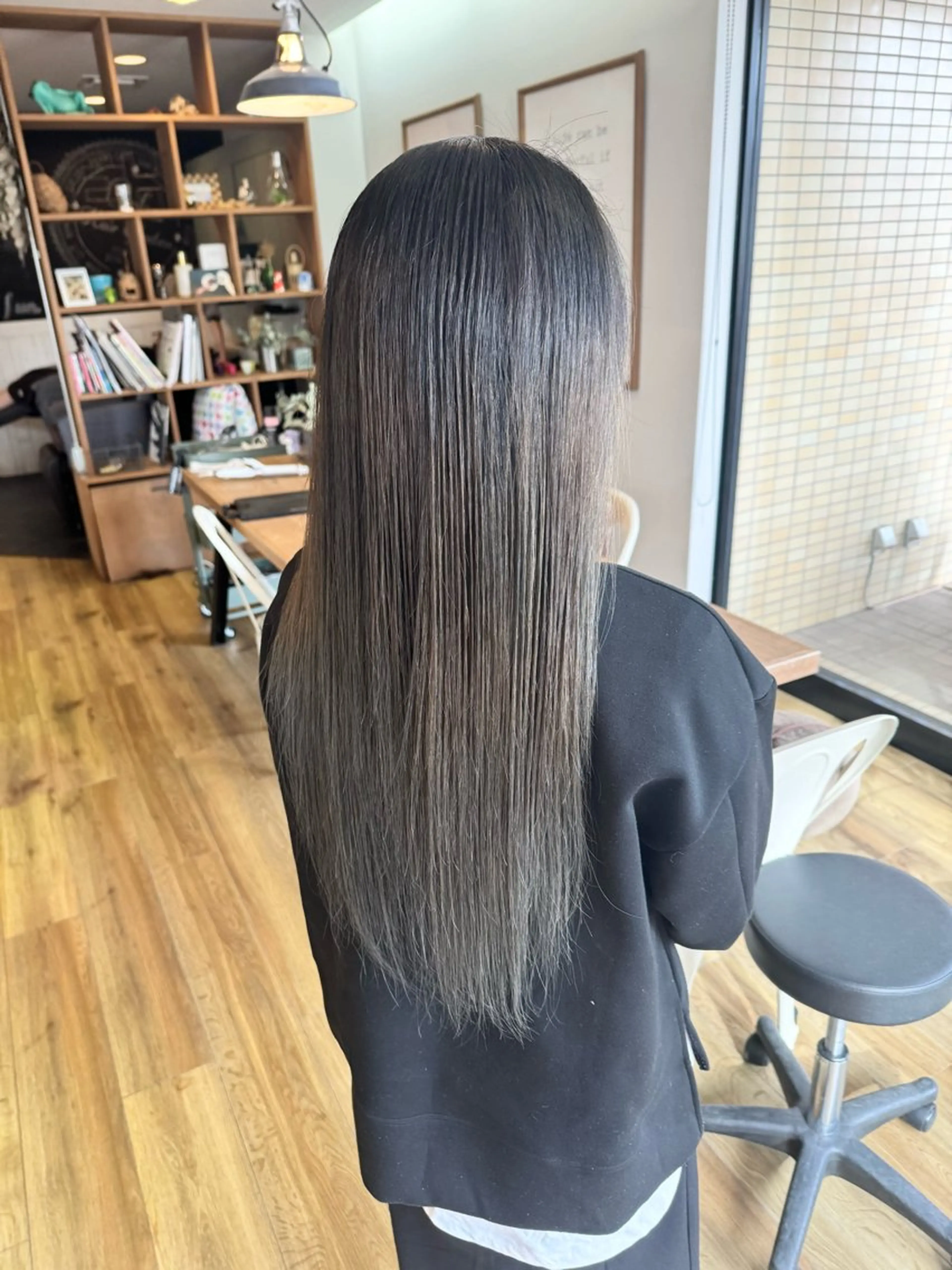 ロング カラー ヘアカラー トリートメント ツキダテ ユイのヘアスタイル