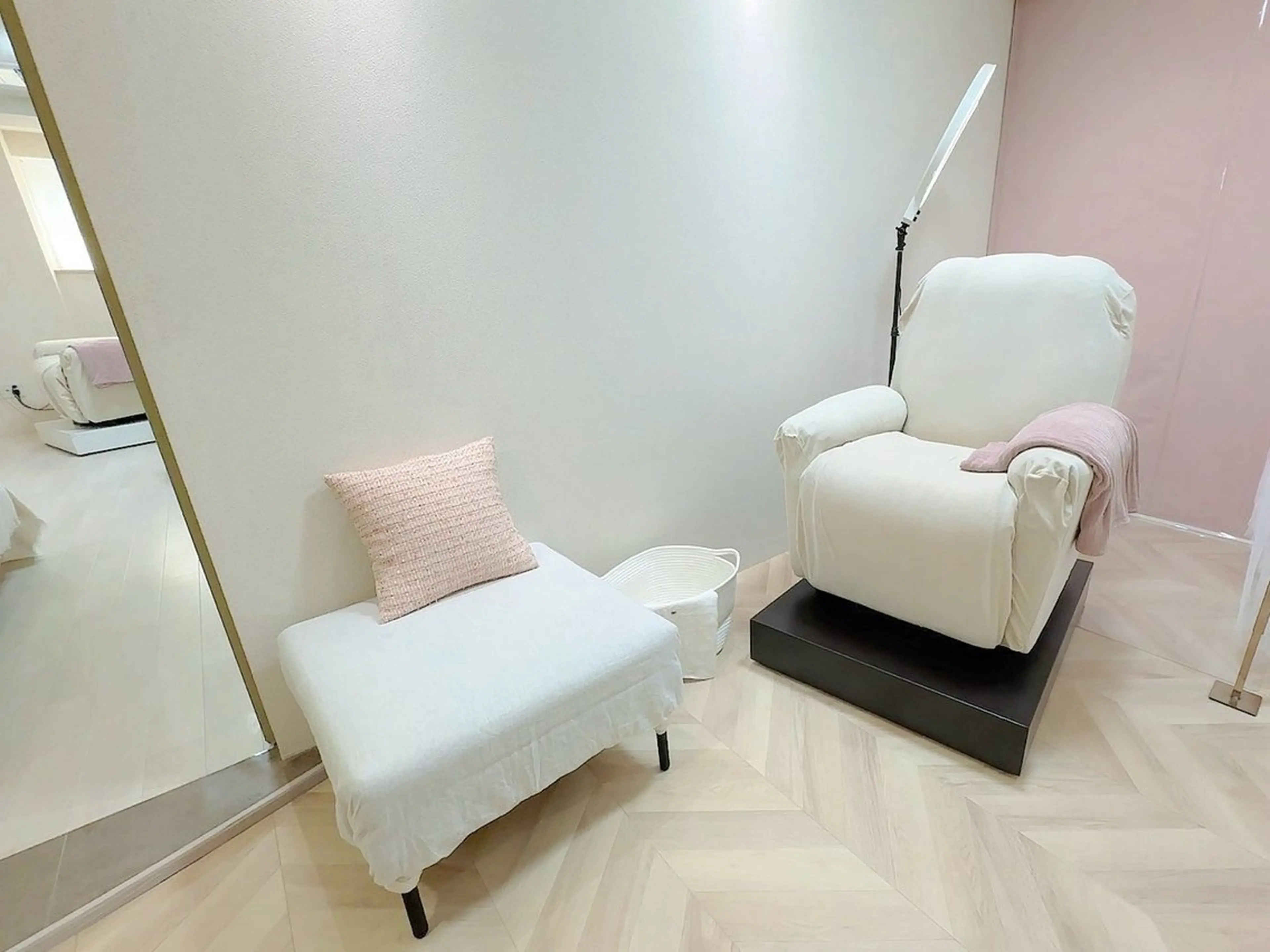 981所属・981 KURUMIのマツエク・マツパデザイン