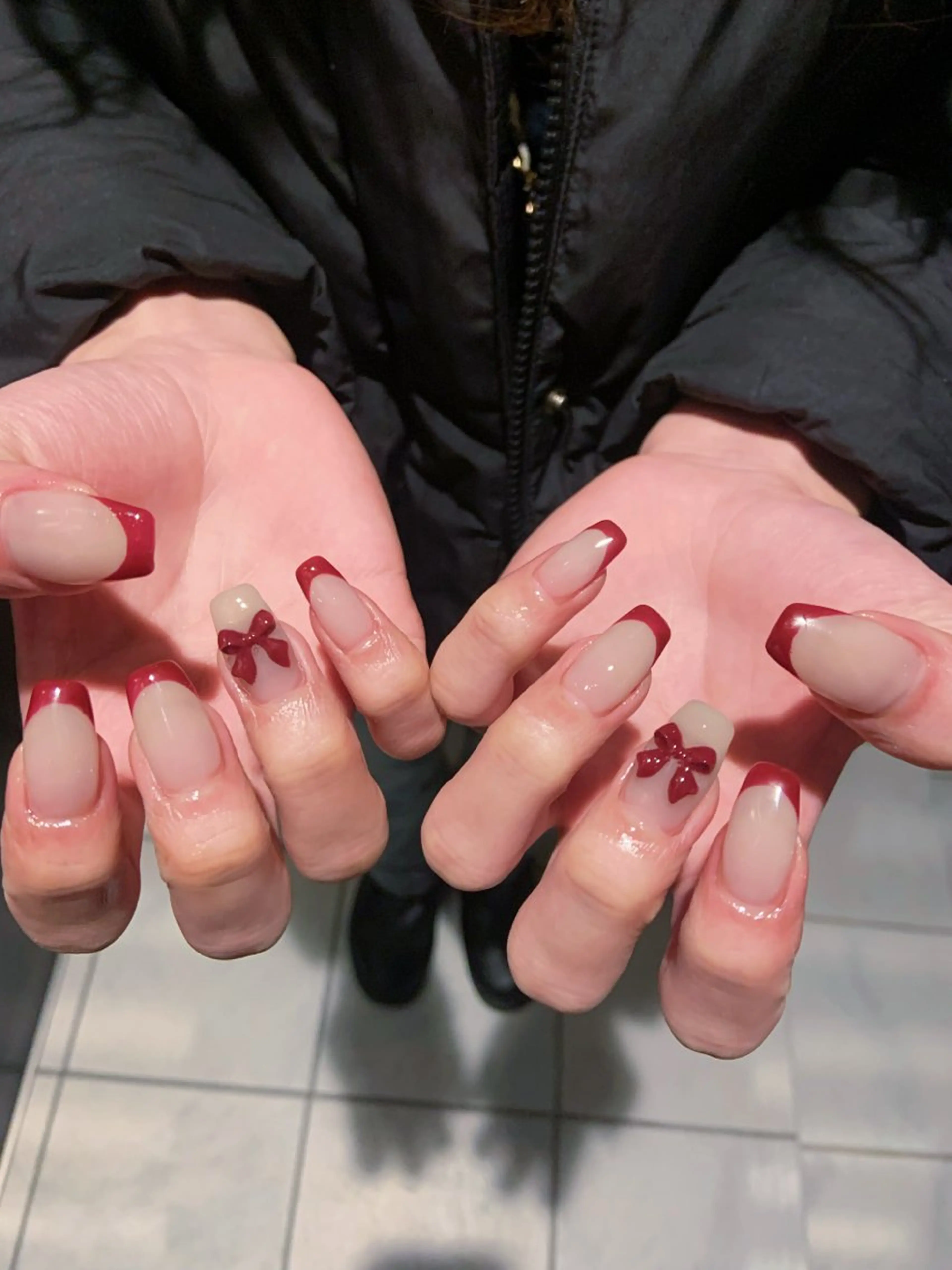 ネイル ハンドネイル ＼近畿大学／近く🦢 Swanのネイルデザイン