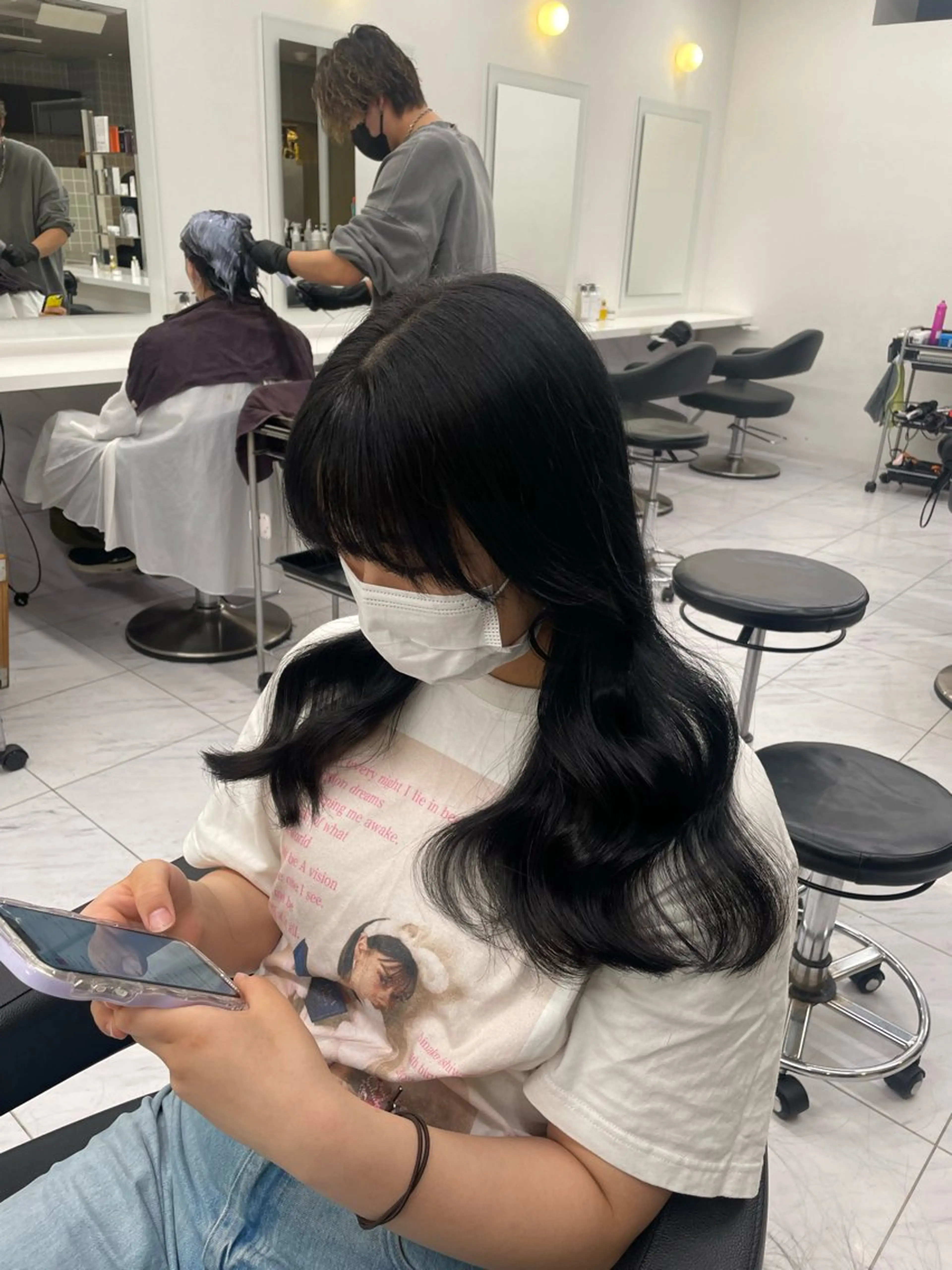 セミロング カラー 黒髪 ブルーカラー ブルーブラック ダークグレー グレージュ 表参道ハッシュカット レイヤー/リノンのヘアスタイル