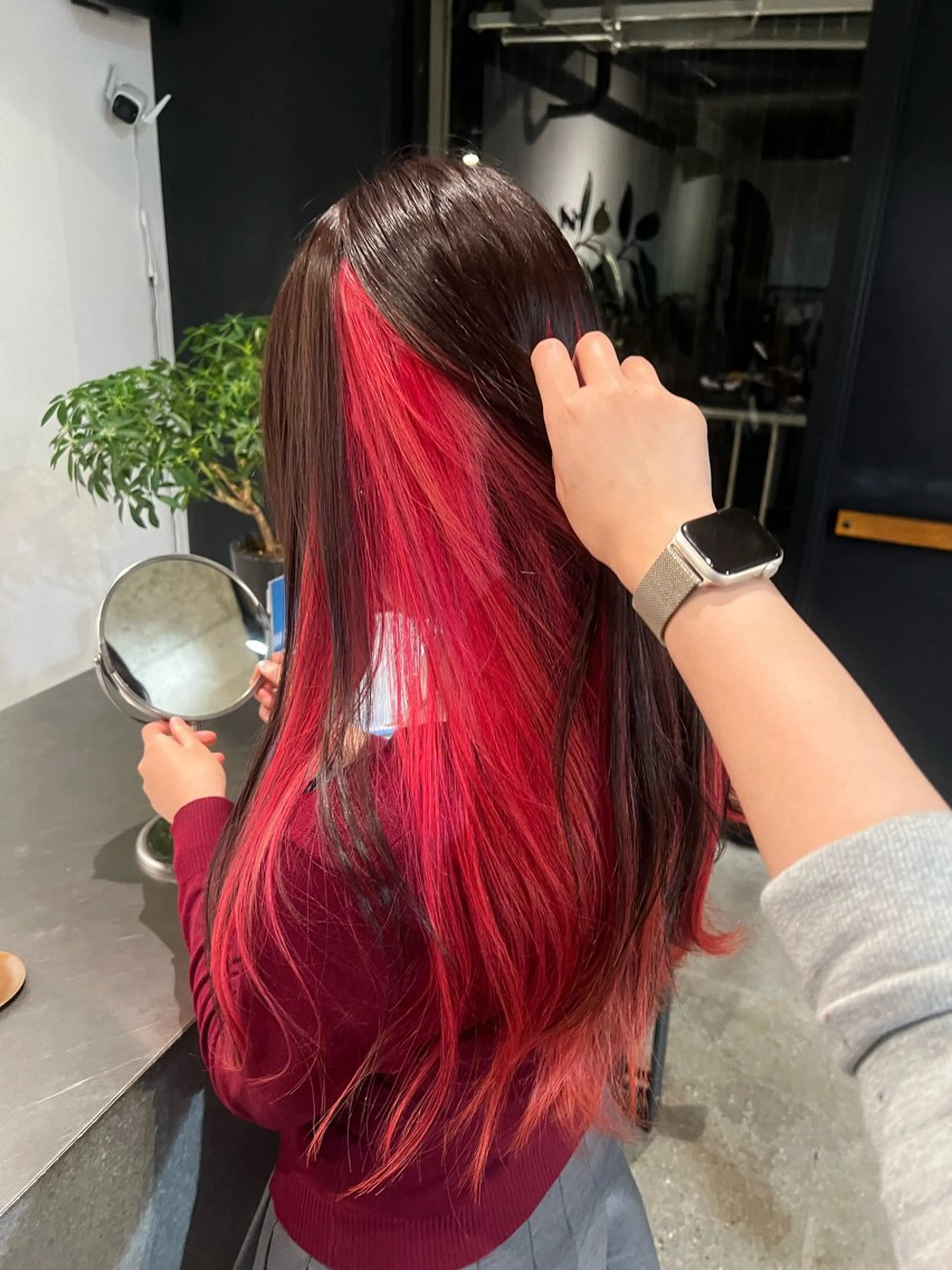 ロング カラー インナーカラー 川口 日菜のヘアスタイル