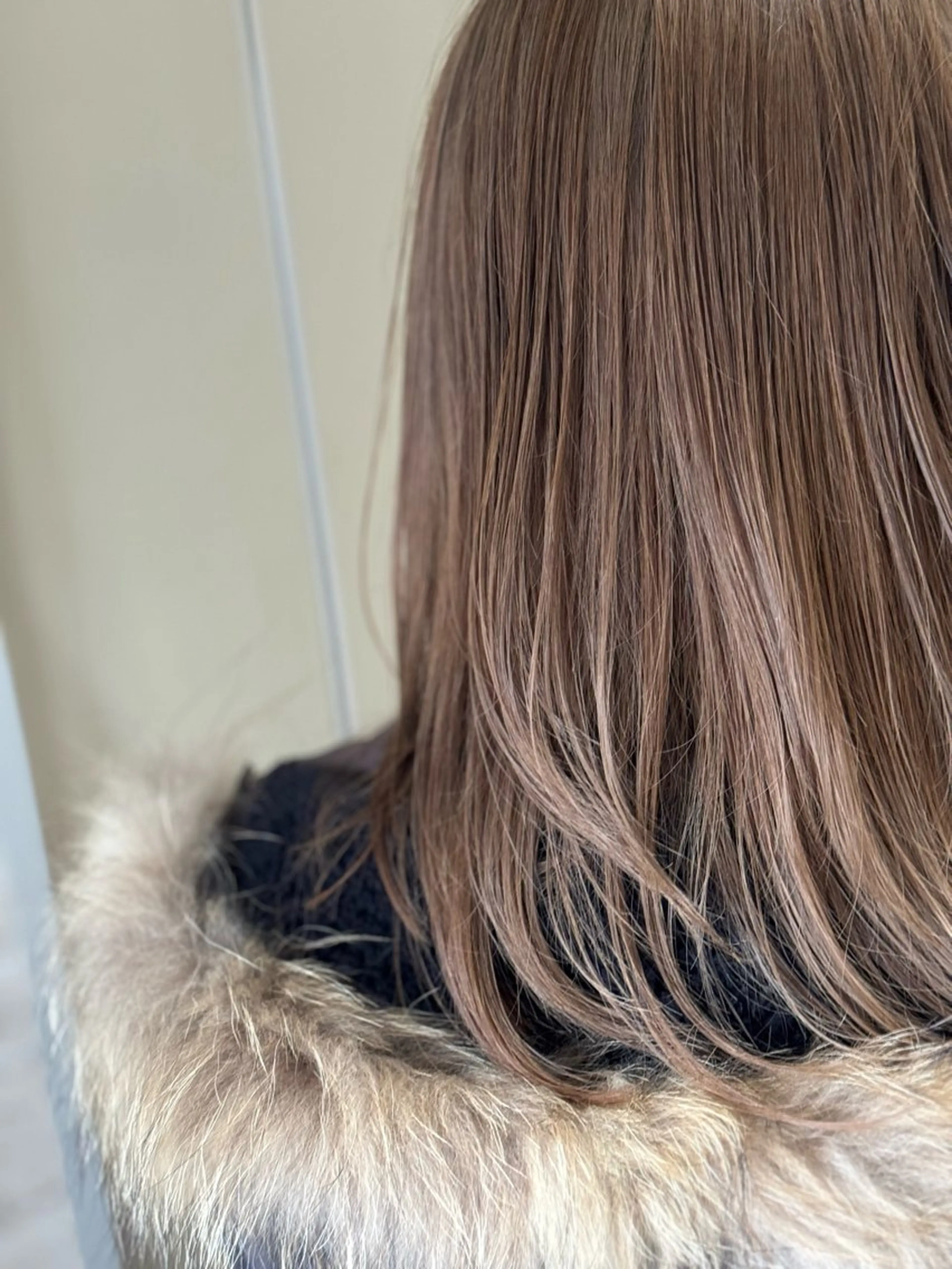 ミディアム カラー バレイヤージュ ミストバング ベージュカラー ブリーチ 抜きっぱなしブロンド ヘアカラー トリートメント SALOWIN札幌大通り所属・札幌ハイトーン/ ブリーチカラー/ドイのヘアスタイル