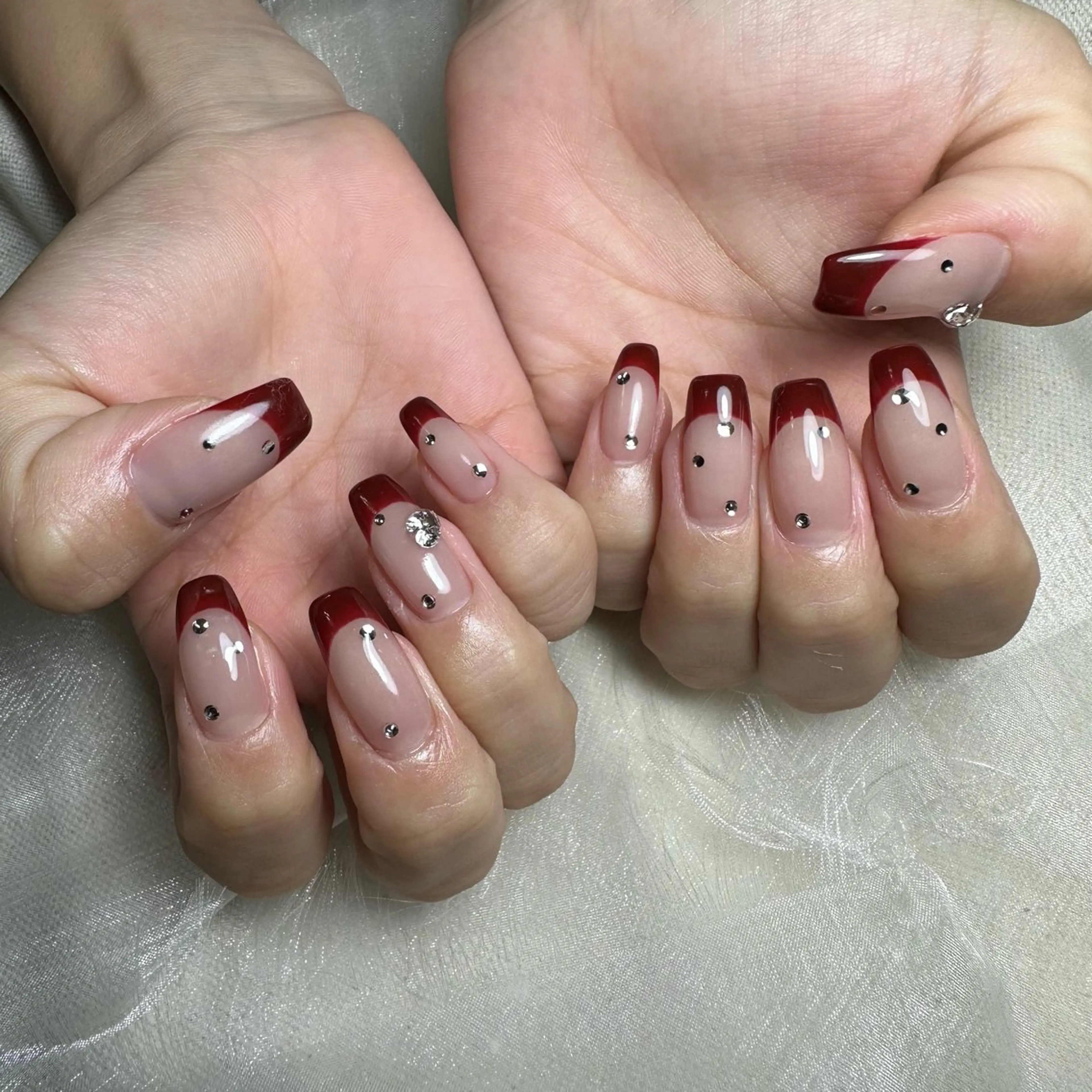 ネイル ハンドネイル repos~ルポ~所属・里見 麗のネイルデザイン