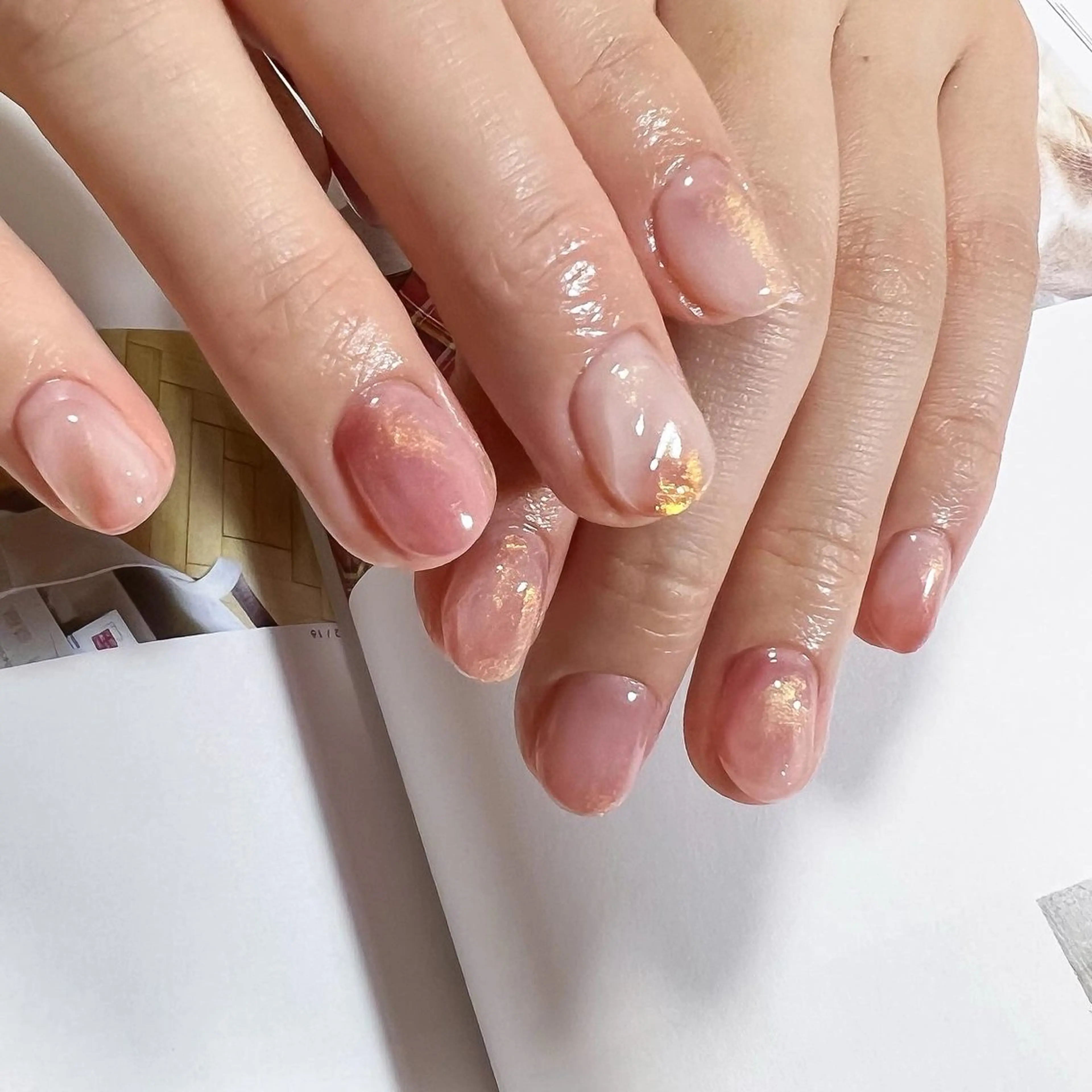 ネイル オーロラネイル ニュアンスネイル ピンク ぷっくりネイル 冬ネイル ハンドネイル pointillé .ayaのネイルデザイン