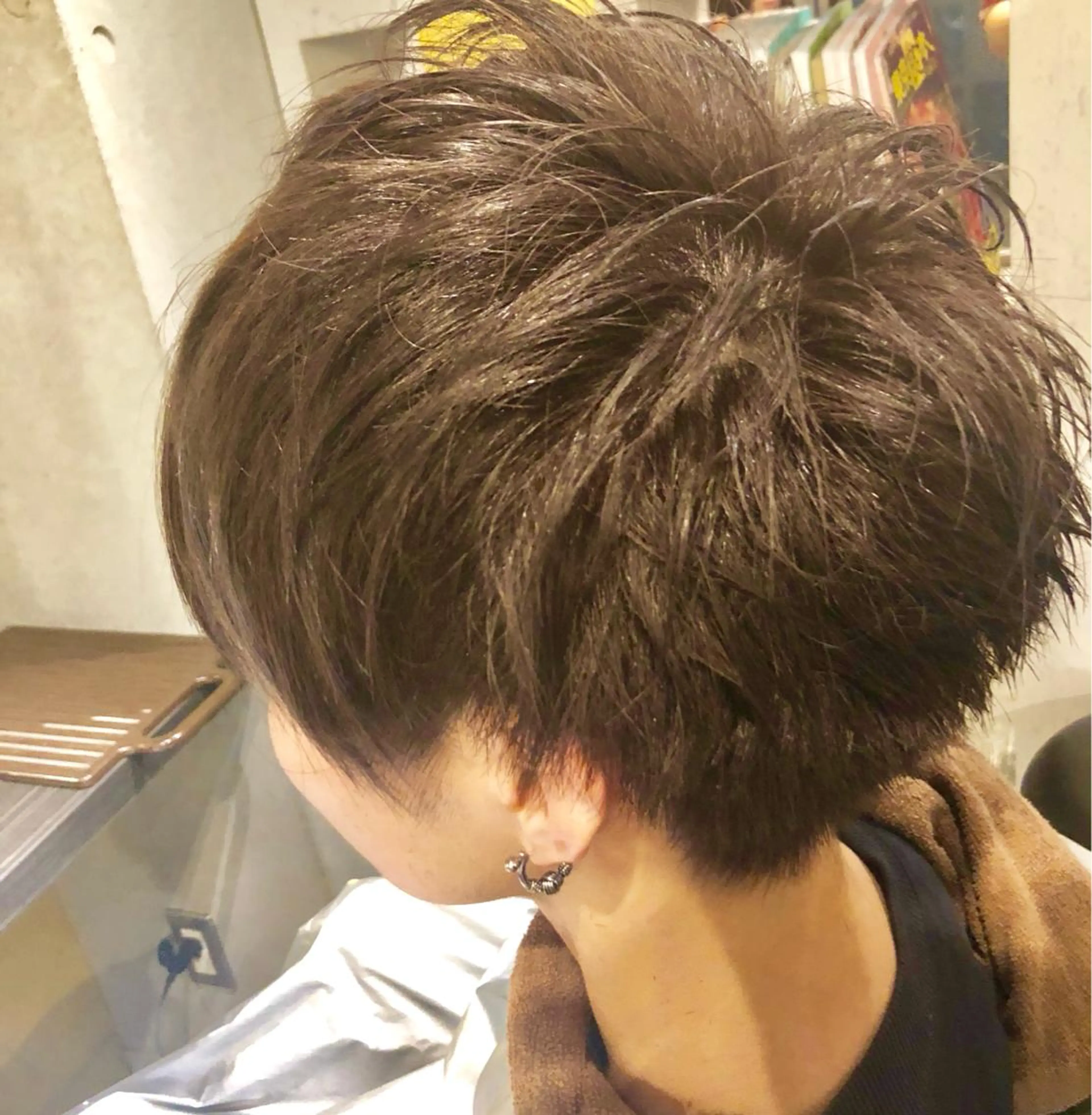 ショート カラー メンズ メンズブリーチ マッシュ アッシュ ブリーチ ダークアッシュ 関谷 慎吾のヘアスタイル