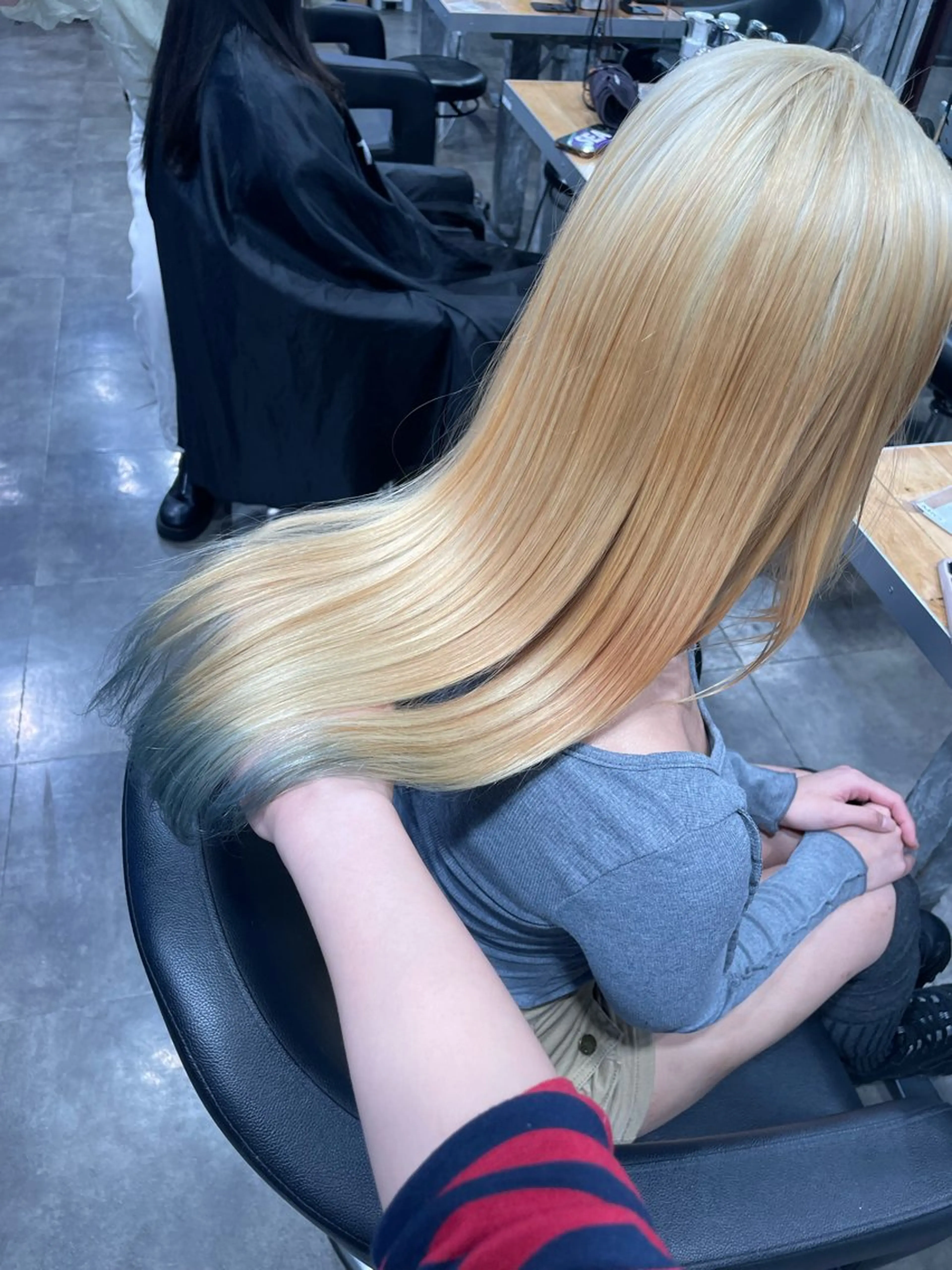 ロング カラー ハイトーンブロンド 横浜💞ミオのヘアスタイル