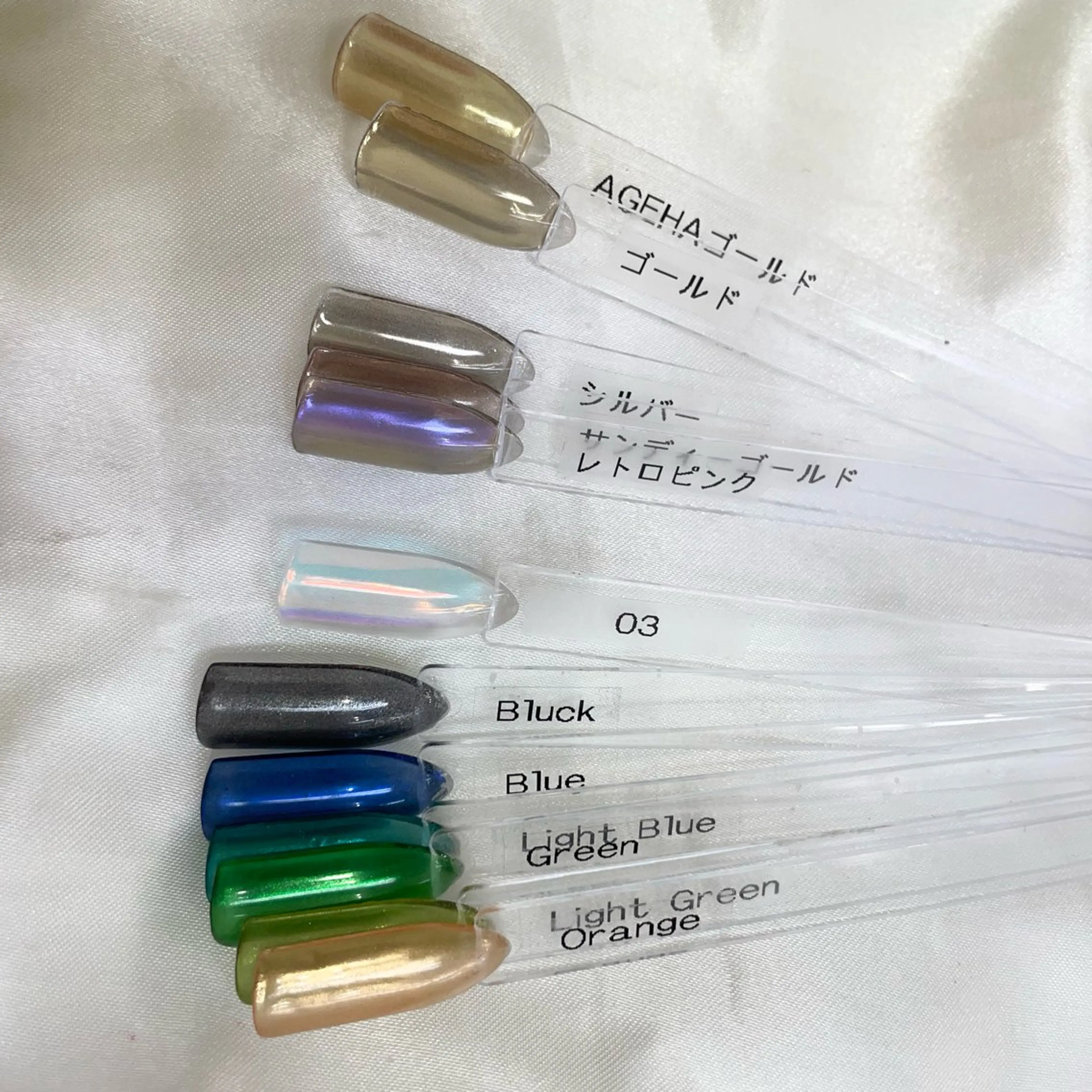 ネイル ミラーネイル esNAIL新宿西口店所属・emi esNAILのネイルデザイン