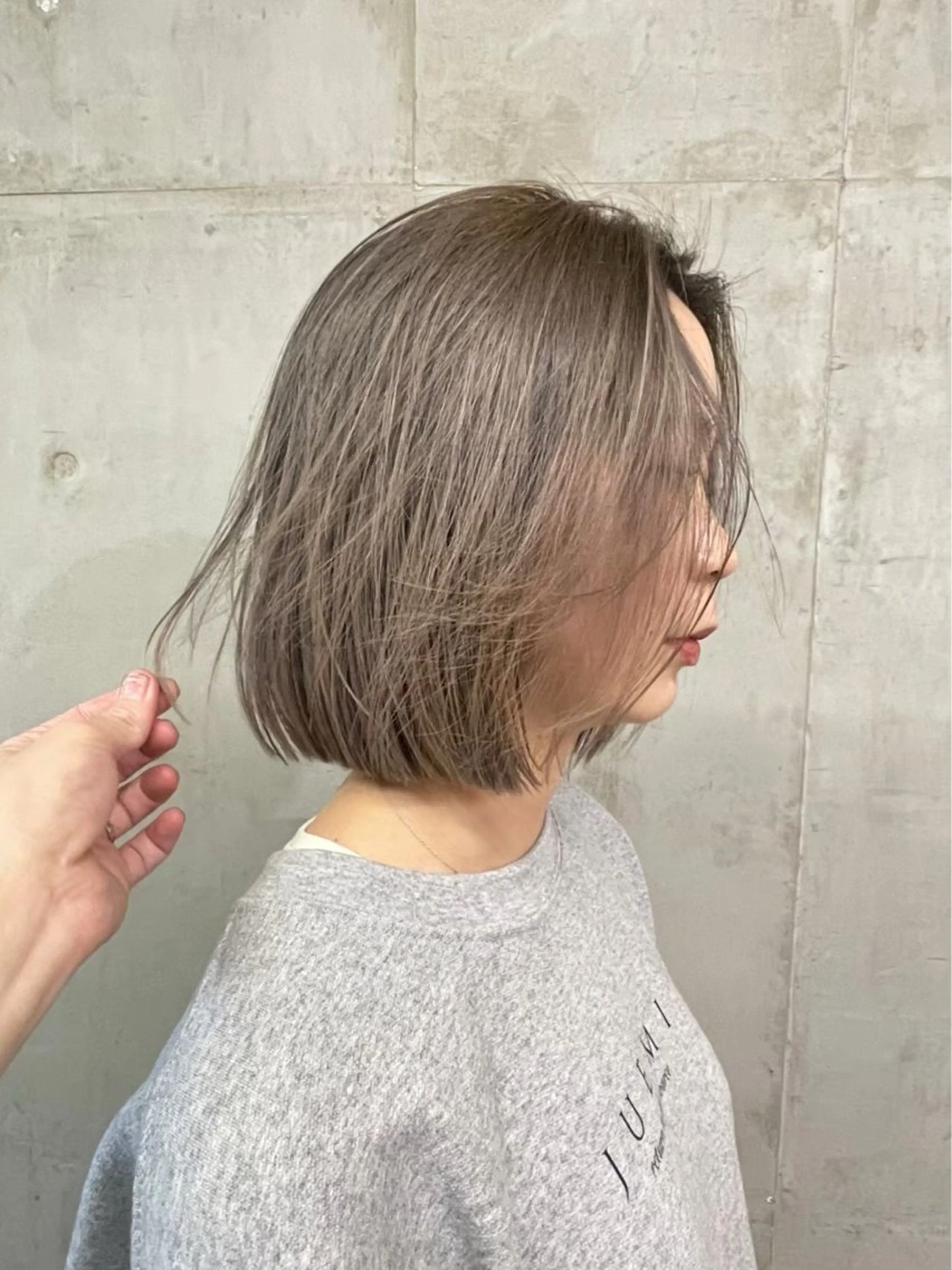 ショート カラー ベージュカラー ブリーチ ケアブリーチ 透明感カラー ダブルカラー SALT WATER所属・🫐 𝐌𝐚𝐨 🫐ボブモデル募集のヘアスタイル