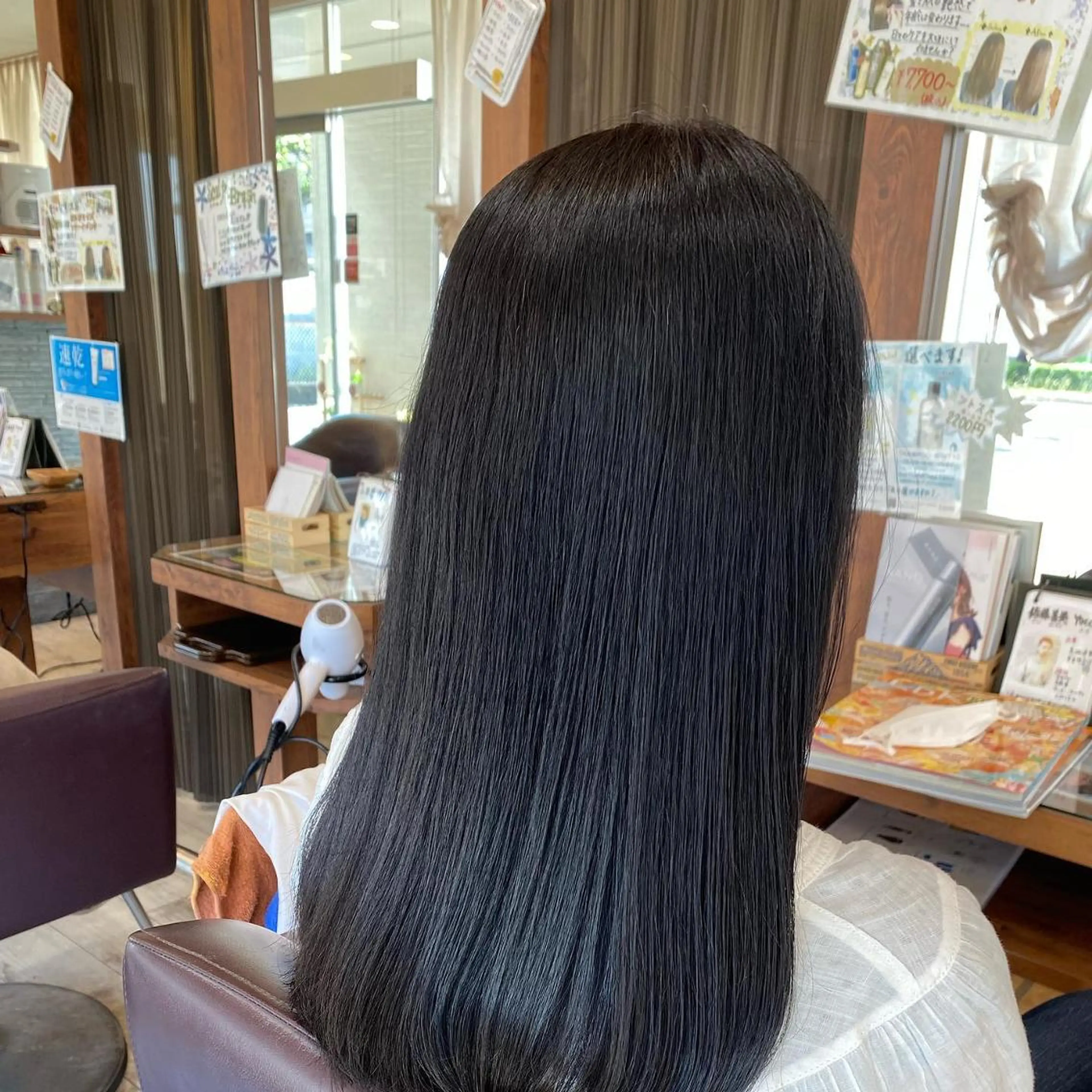 セミロング 加藤 実穂のヘアスタイル