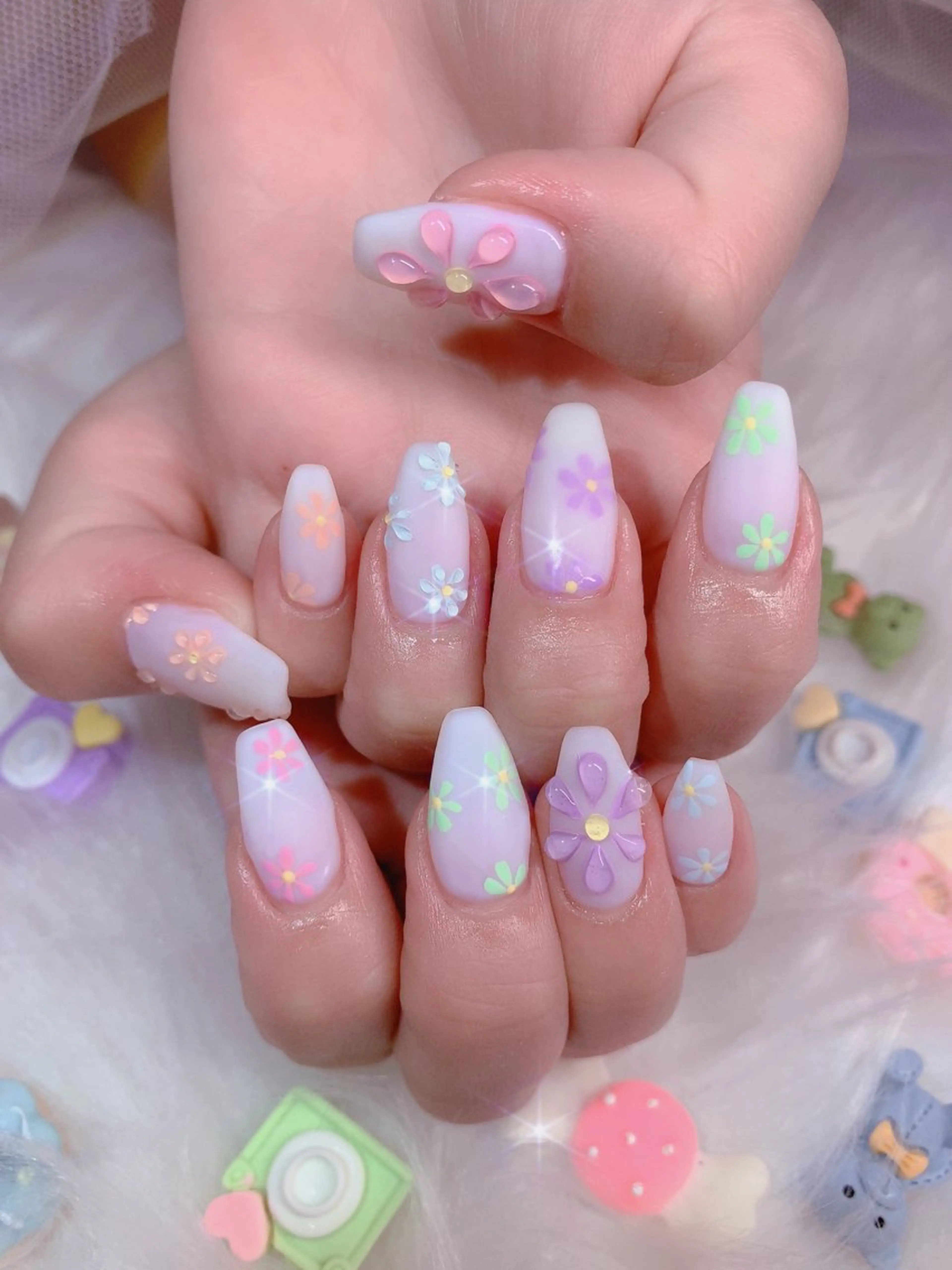 ネイル アートネイル キラキラネイル 持ち込み ニュアンスネイル パステルネイル シェアサロンLei.g(レイジー)所属・3Dアートネイル💗 都築レナのネイルデザイン