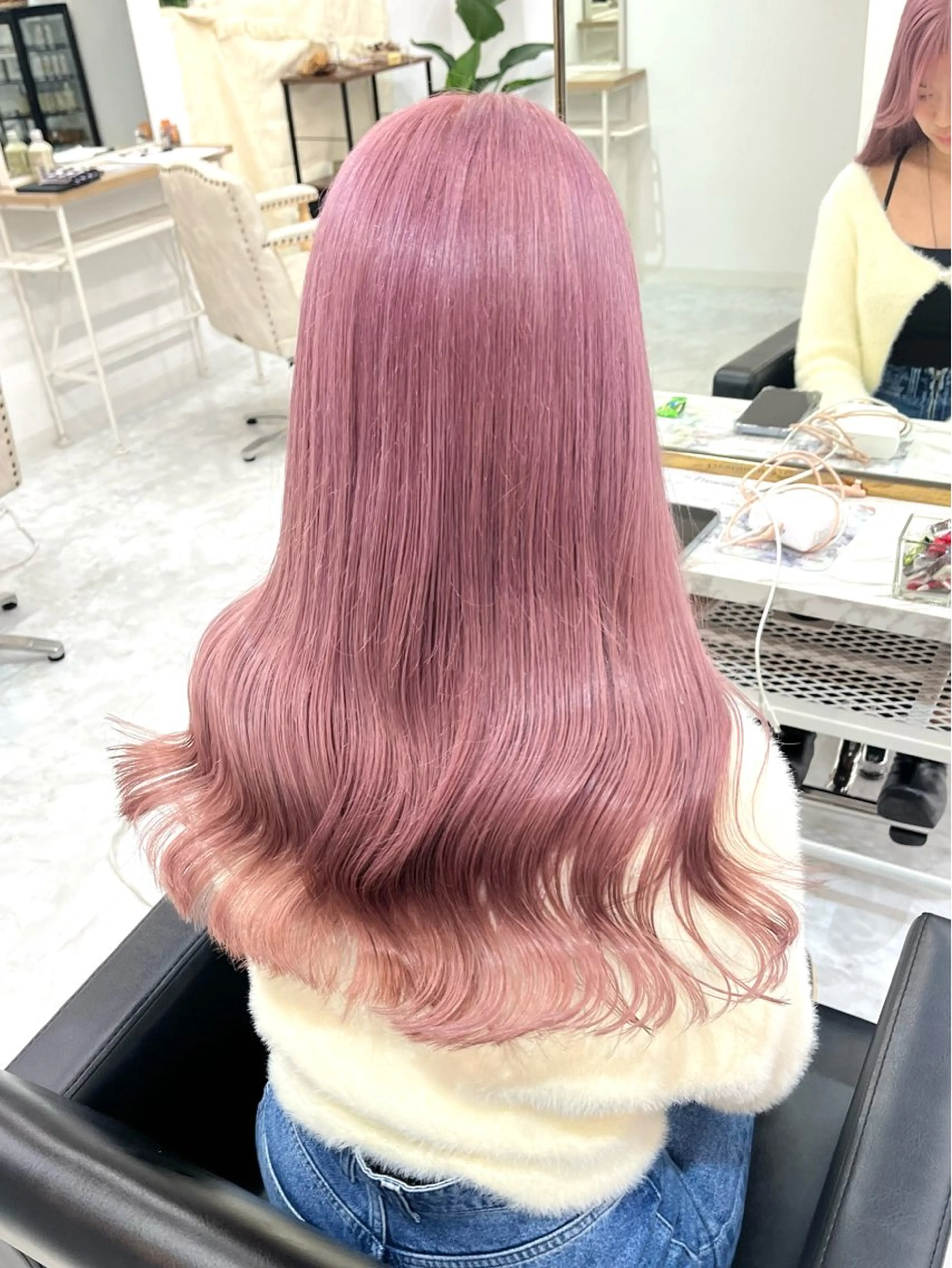セミロング カラー パーマ ヘアアレンジ メンズ キッズ カット ヘアカラー トリートメント ハイトーン/ピンク 💗モモ໒꒱のヘアスタイル