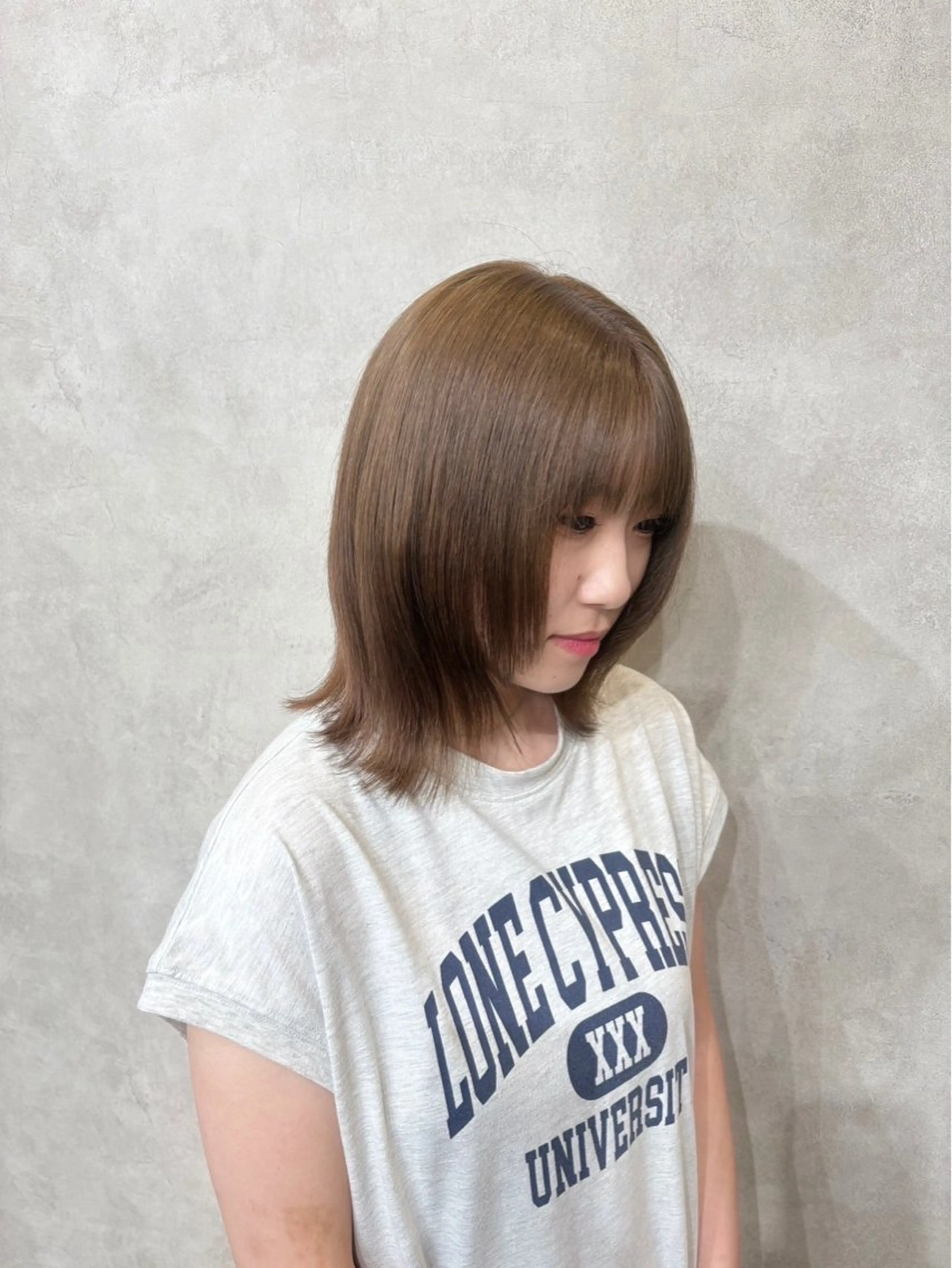 ミディアム カット ヘアカラー 影田 愛希のヘアスタイル