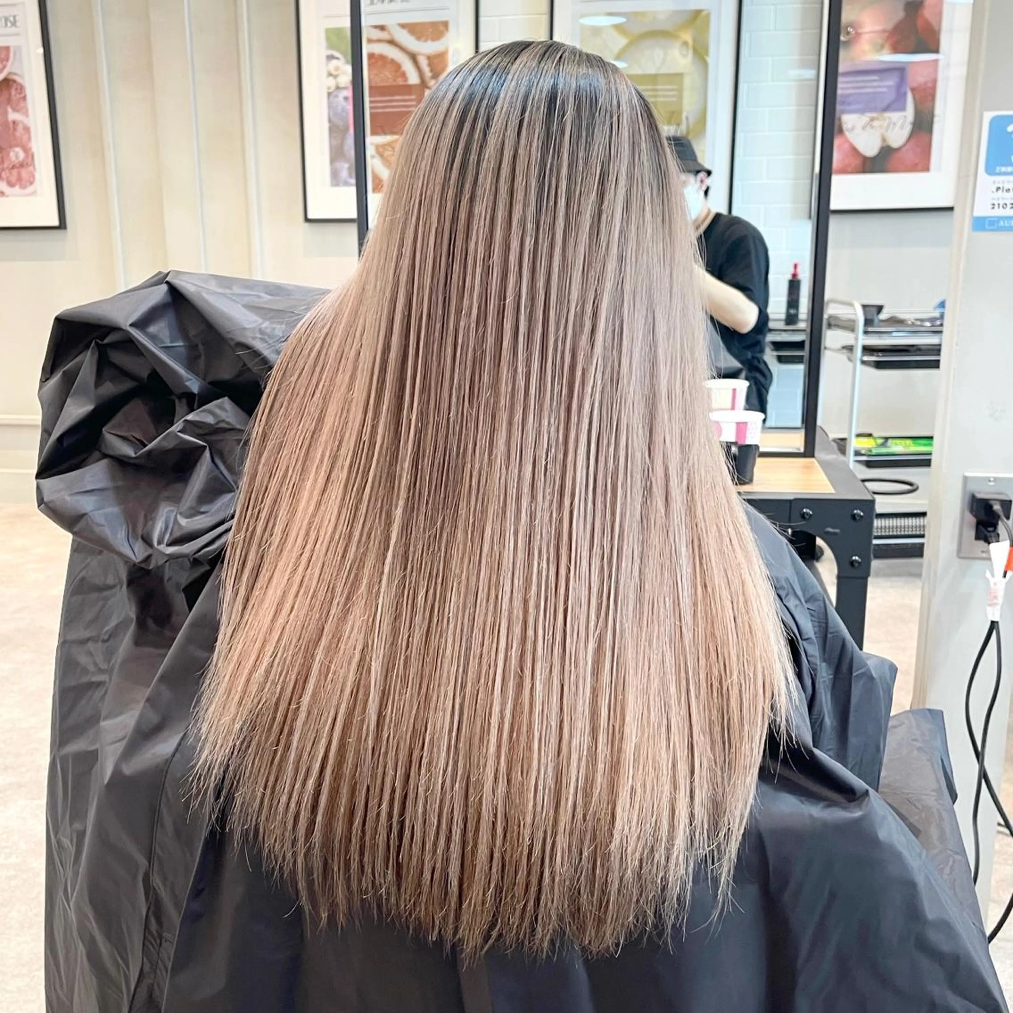 セミロング カラー バレイヤージュ デザインカラー ハイライトカラー 外国人風カラー ハイライト カット ヘアカラー トリートメント アンドウ ユウ/ レイヤーカット/韓国のヘアスタイル