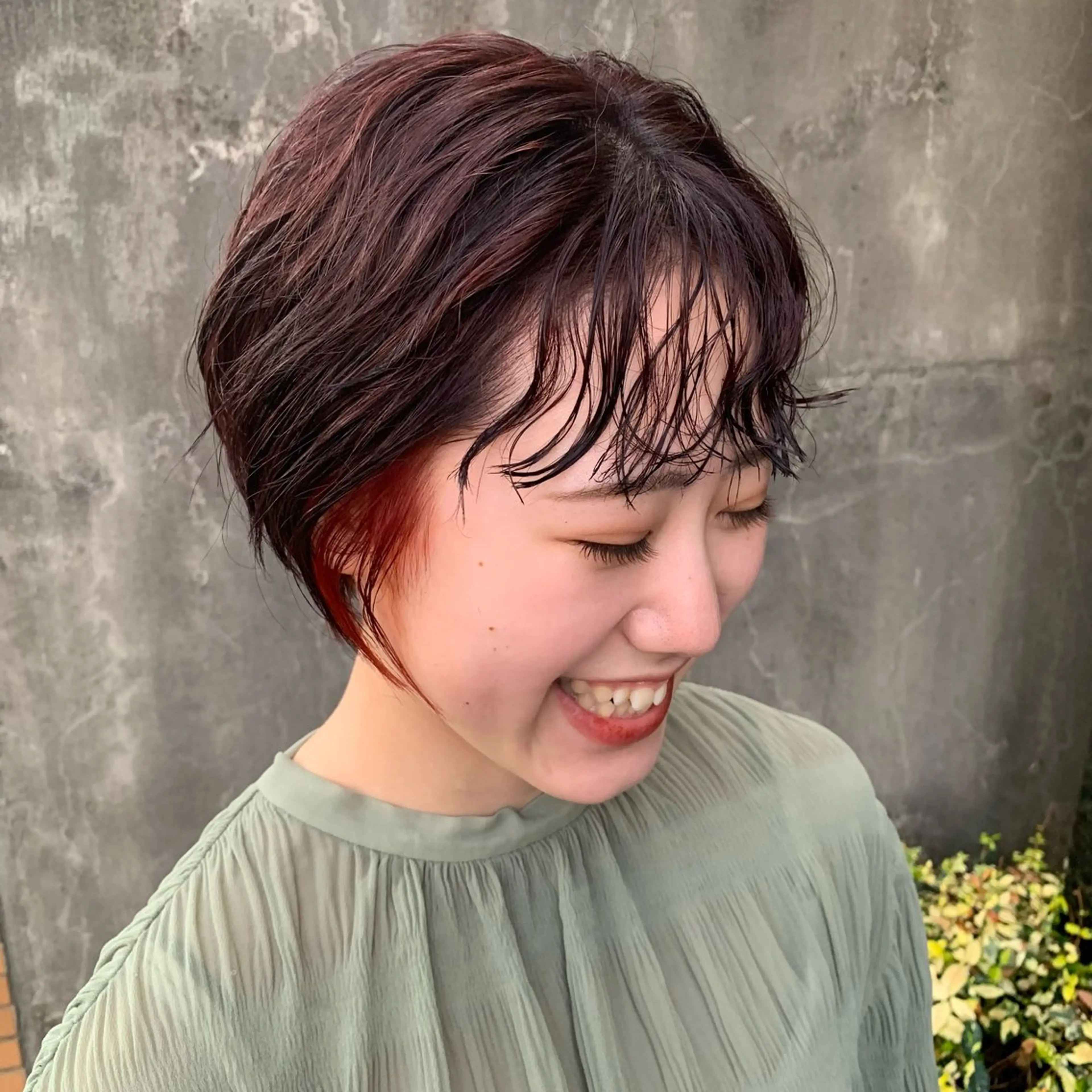ショート カラー ブリーチ ダブルカラー イヤリングカラー インナーカラー ヘアカラー トリートメント mulum hair dressing salon所属・Yuuki🌷名古屋 栄　ベージュ/カラーのヘアスタイル