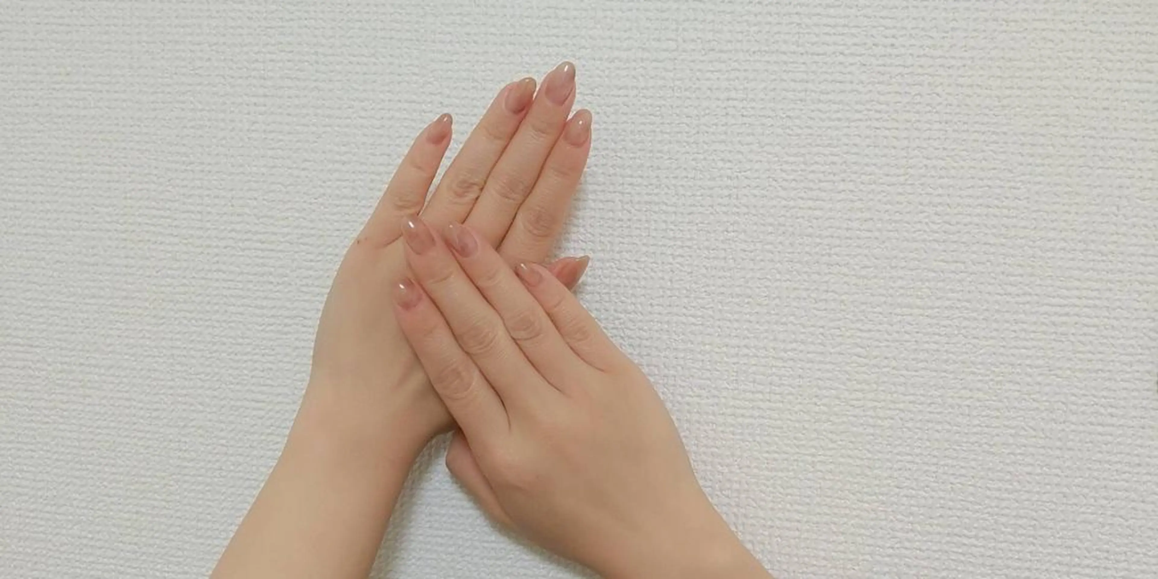 ミディアム ネイル ハンドネイル T. Kasumiのネイルデザイン
